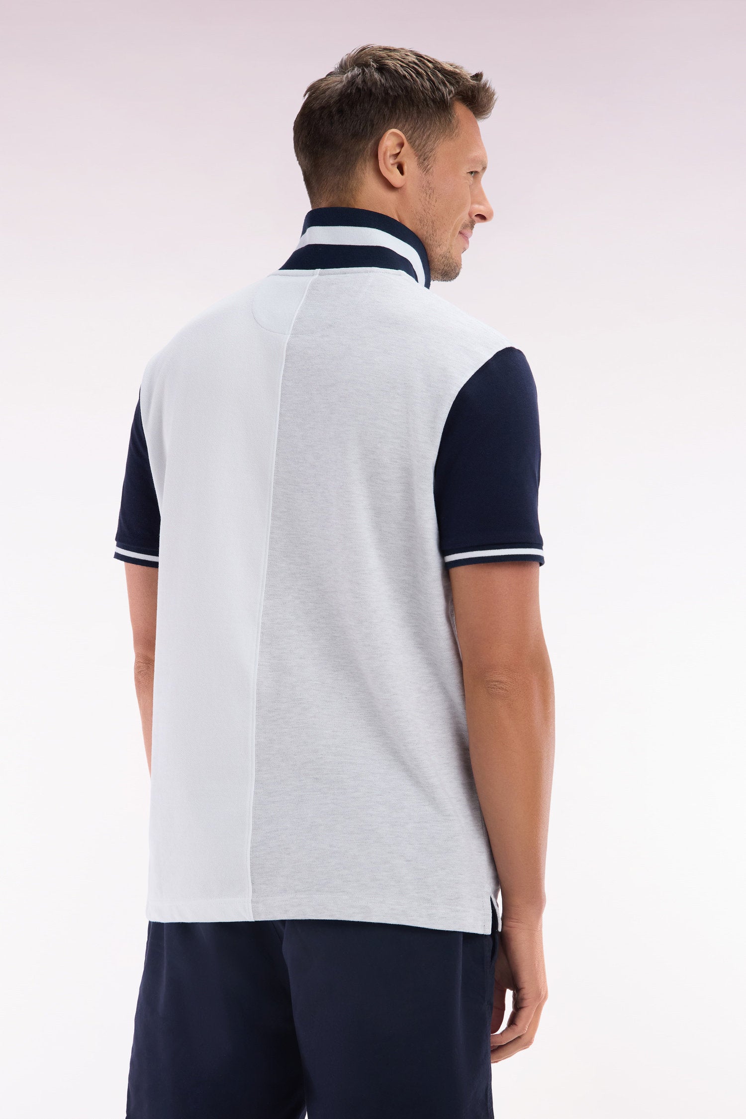 Eden Park_Relaxed-Fit Two-Tone Grey and White Short-Sleeved Cotton Polo Shirt_E25MAIPC0040_GRC10_04