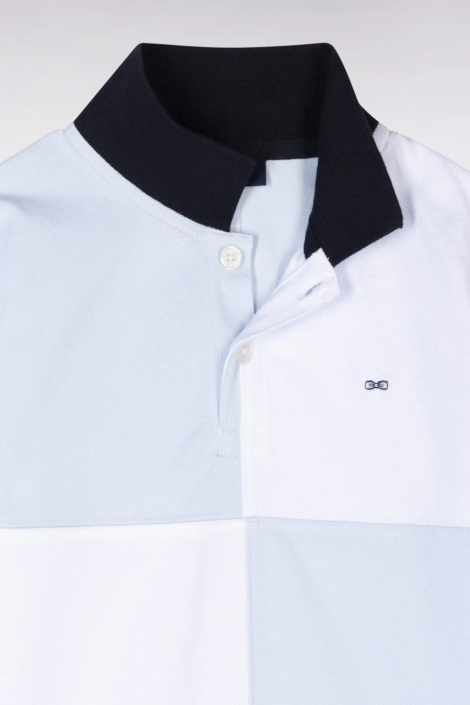 Eden Park_Straight-Fit Barbarian Short-Sleeved Polo Shirt in Sky Blue and White Cotton_E25MAIPC0046_BLC25_02