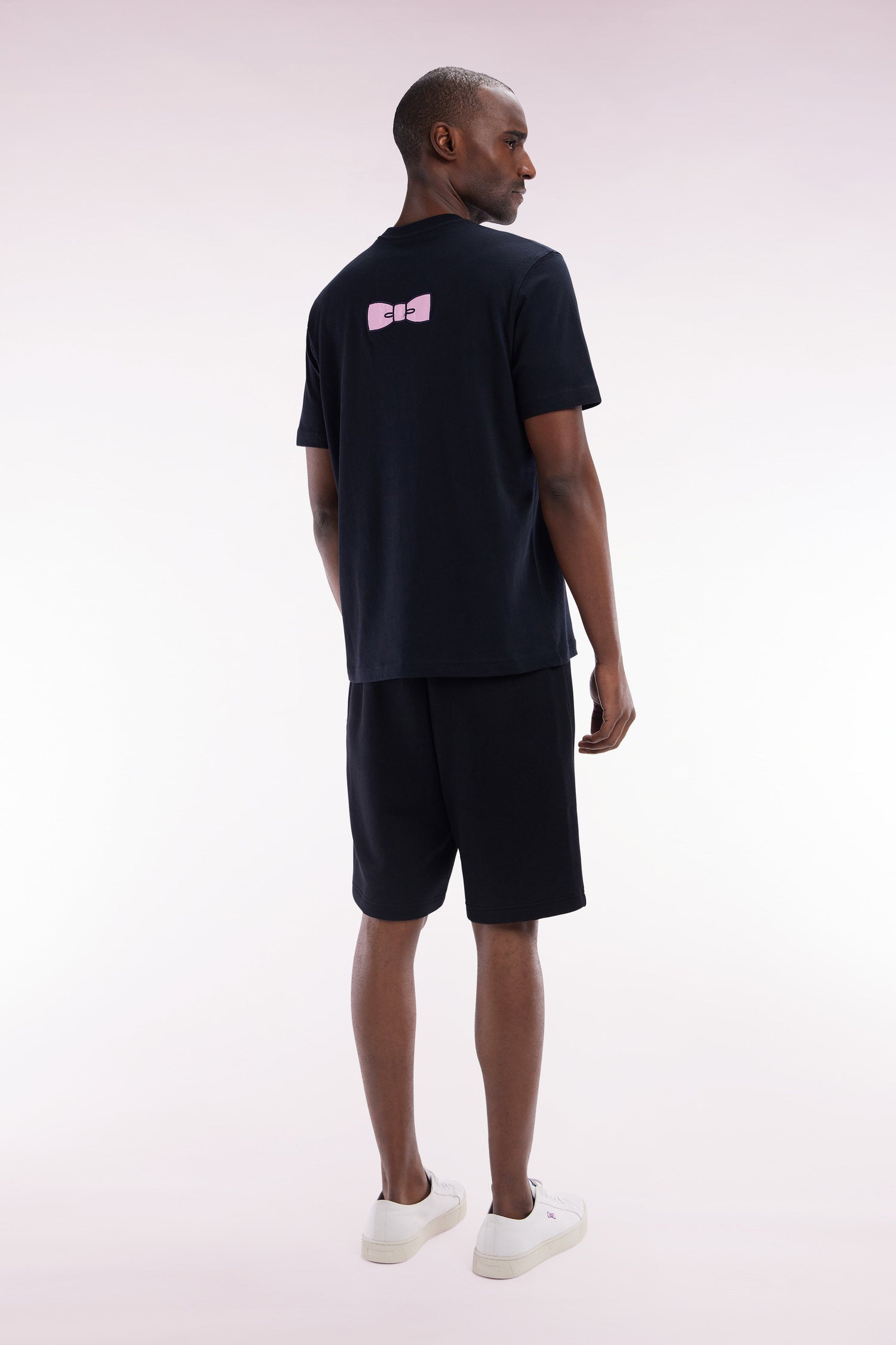 Eden Park_Straight-Fit Black Cotton Fleece Shorts_E25MAISH0001_NO_04