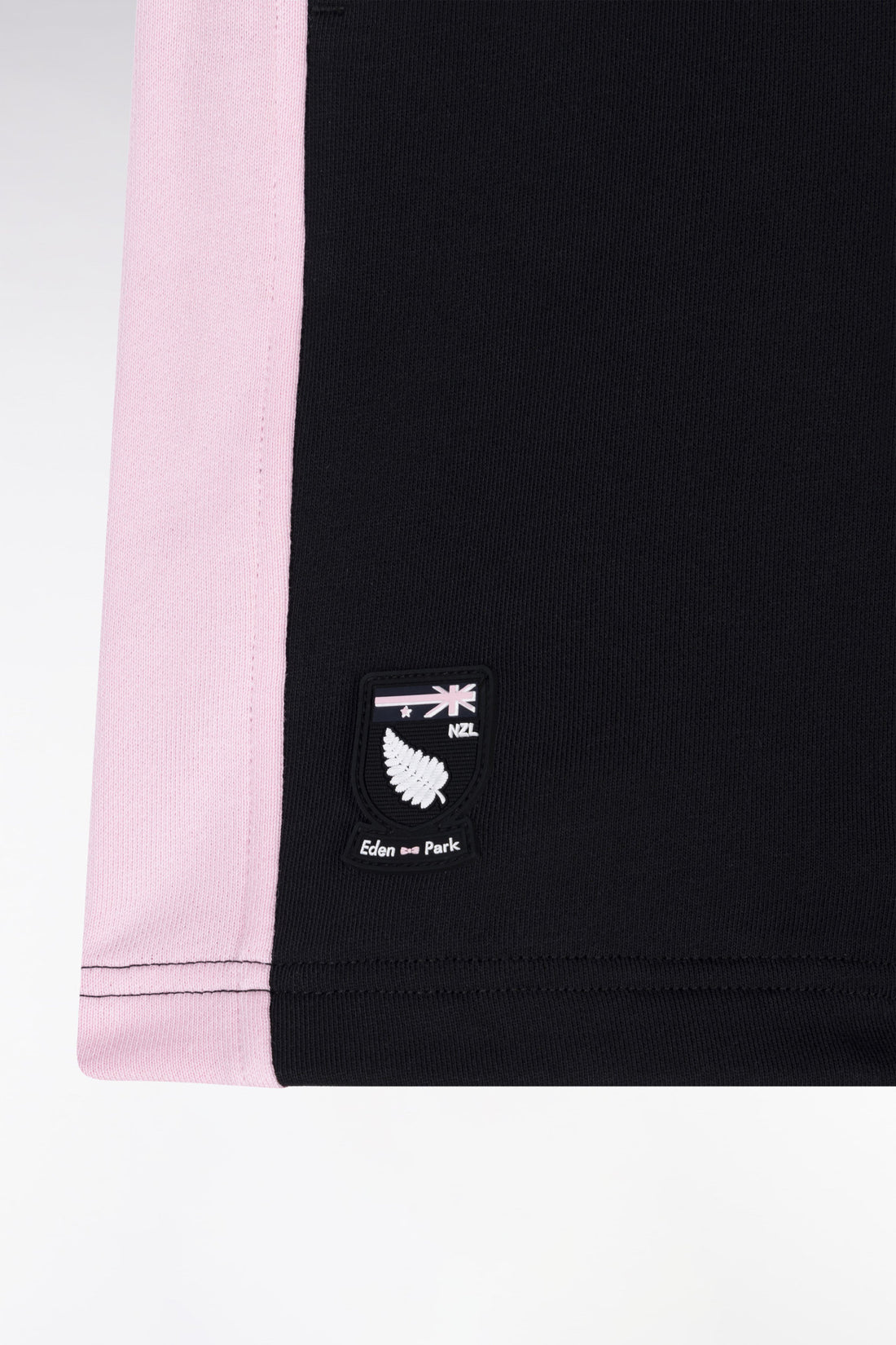 Eden Park_Straight-Fit New Zealand Shorts in Black Cotton Fleece_E25MAISH0016_NO_02