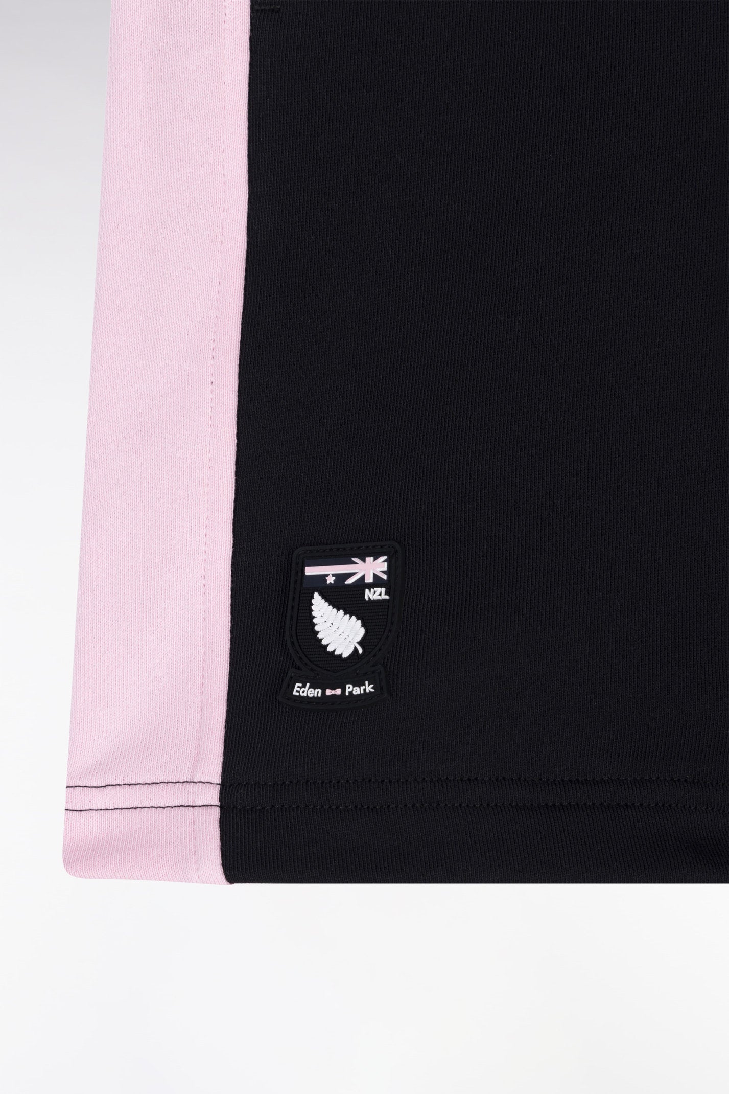 Eden Park_Straight-Fit New Zealand Shorts in Black Cotton Fleece_E25MAISH0016_NO_02