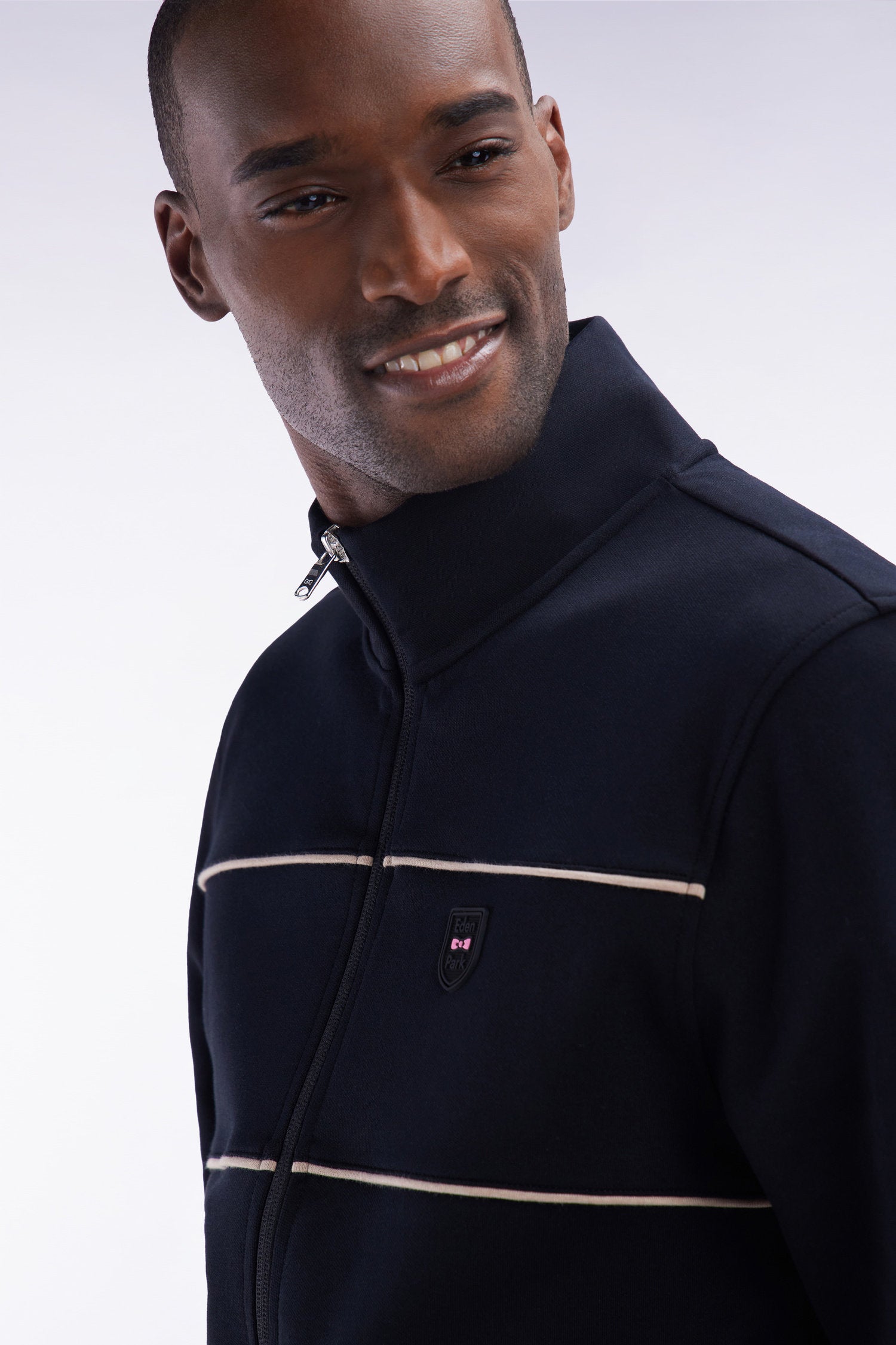 Eden Park_Black Cotton-Blend Zip-Up Sweatshirt_E25MAISW0017_NO_03