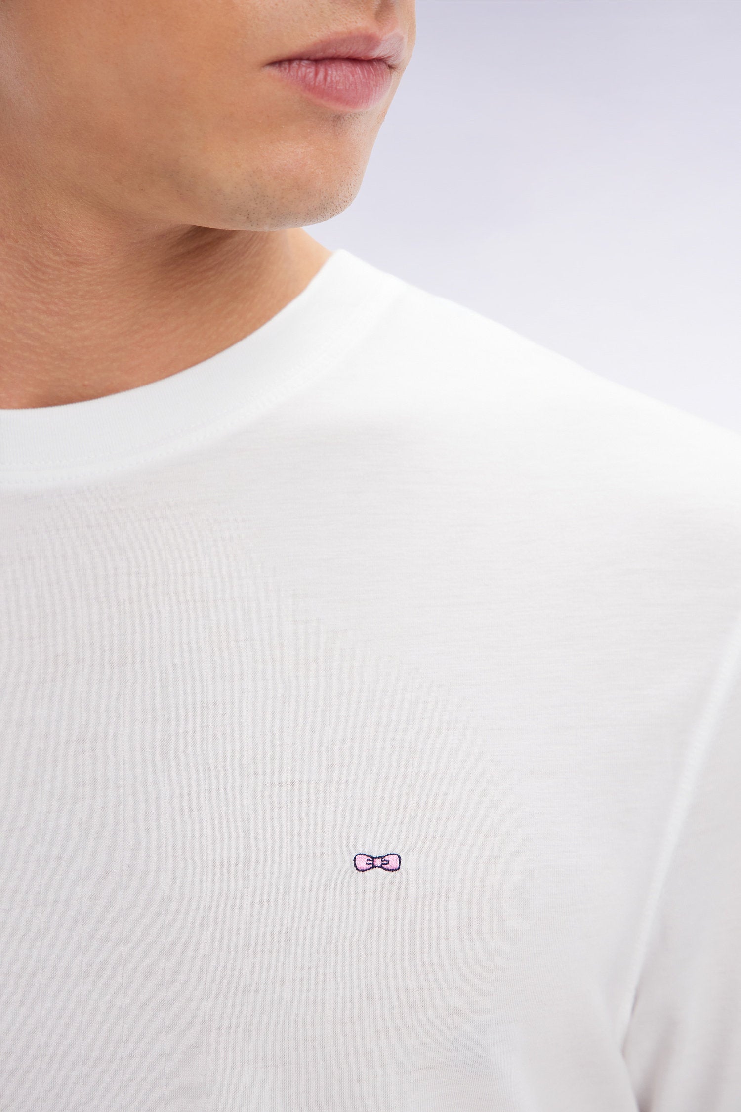 Eden Park_Straight-Fit White Short-Sleeved T-Shirt_E25MAITC0001_BC_03