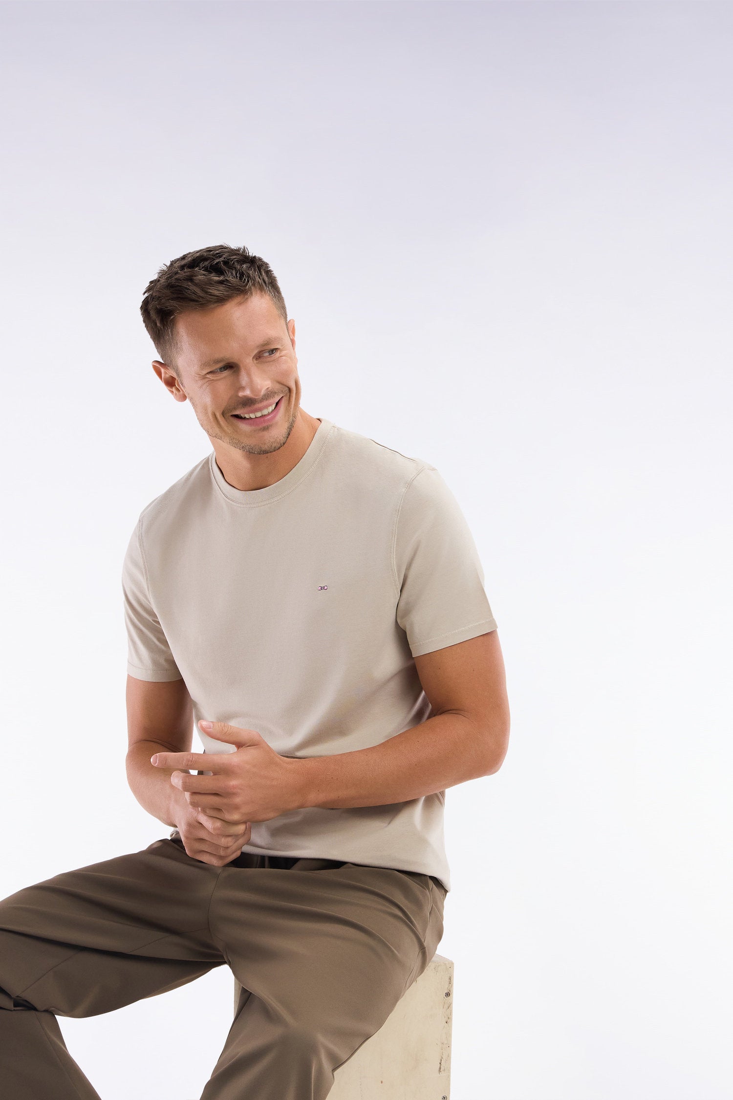 Eden Park_Straight-Fit Beige Short-Sleeved T-Shirt_E25MAITC0001_BEM7_03