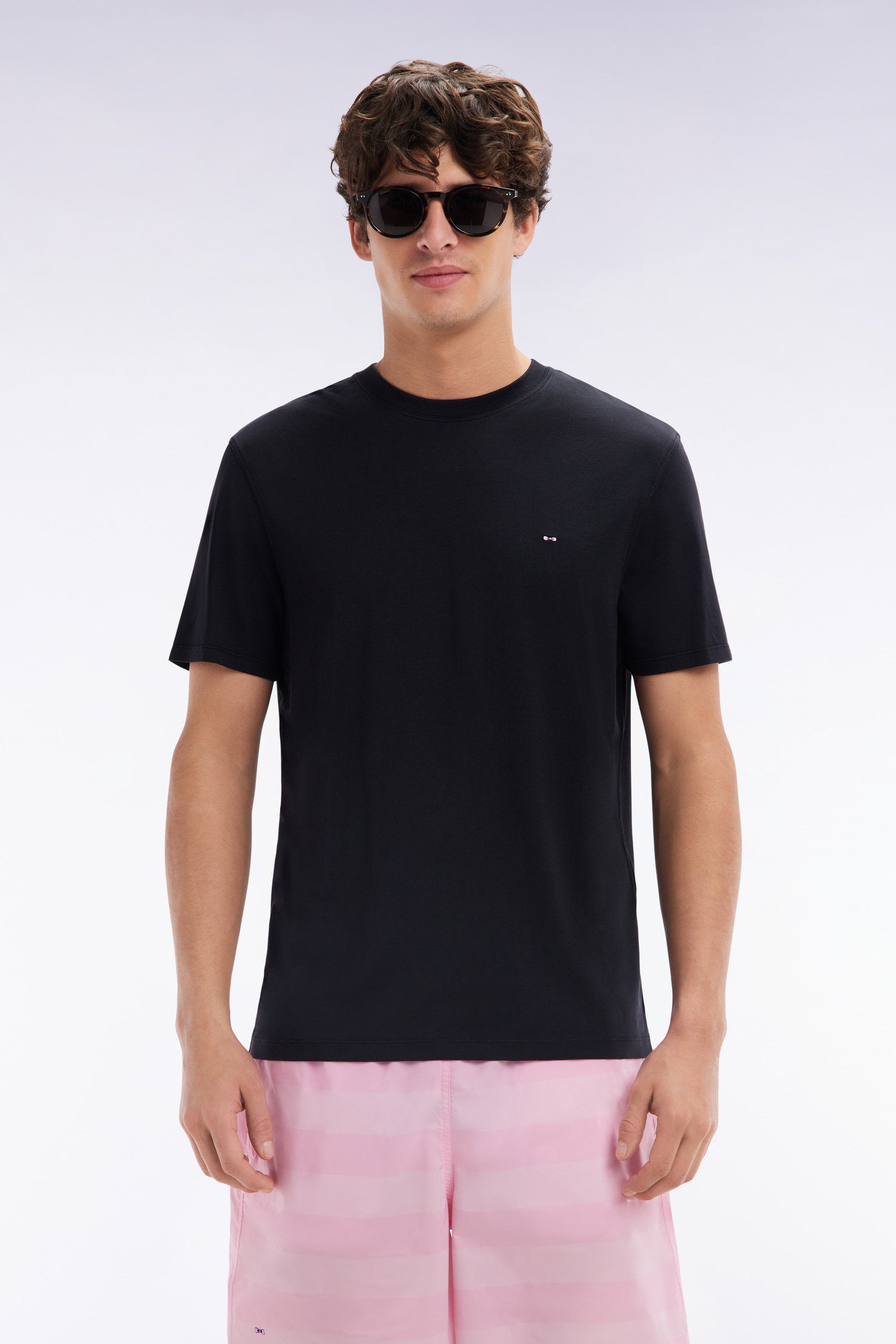 Eden Park_Straight-Fit Black Short-Sleeved T-Shirt_E25MAITC0001_NO_01