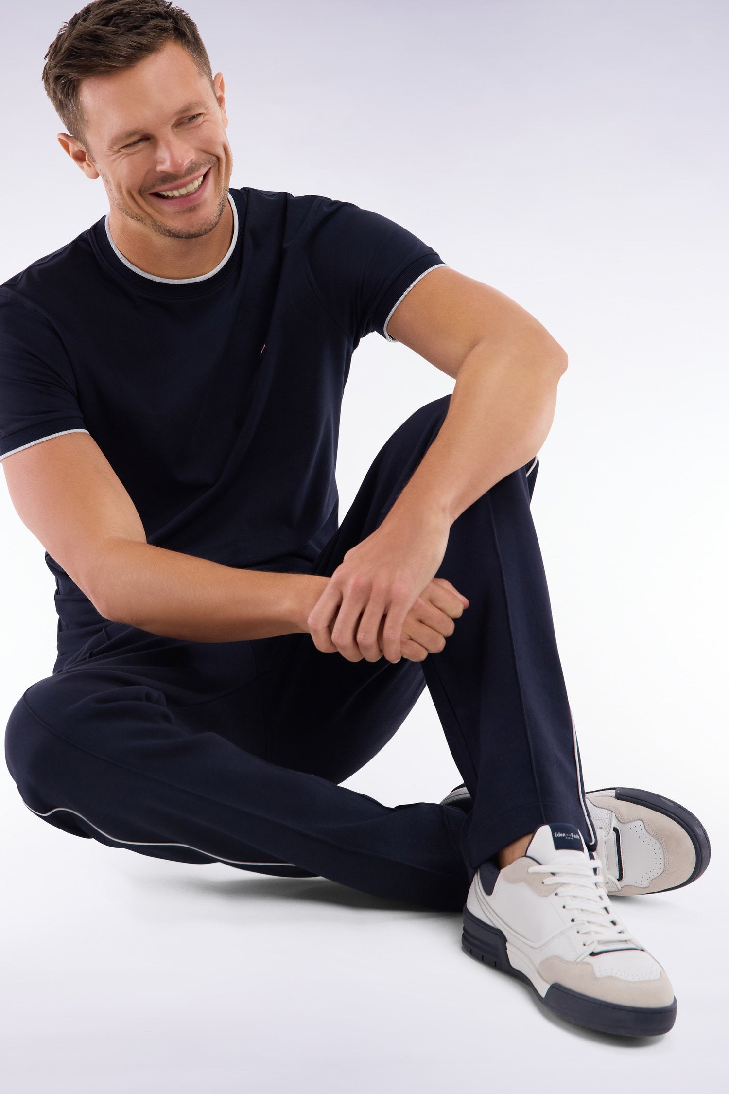 Eden Park_Slim-Fit Navy Stretch Cotton T-Shirt_E25MAITC0020_BLF_03