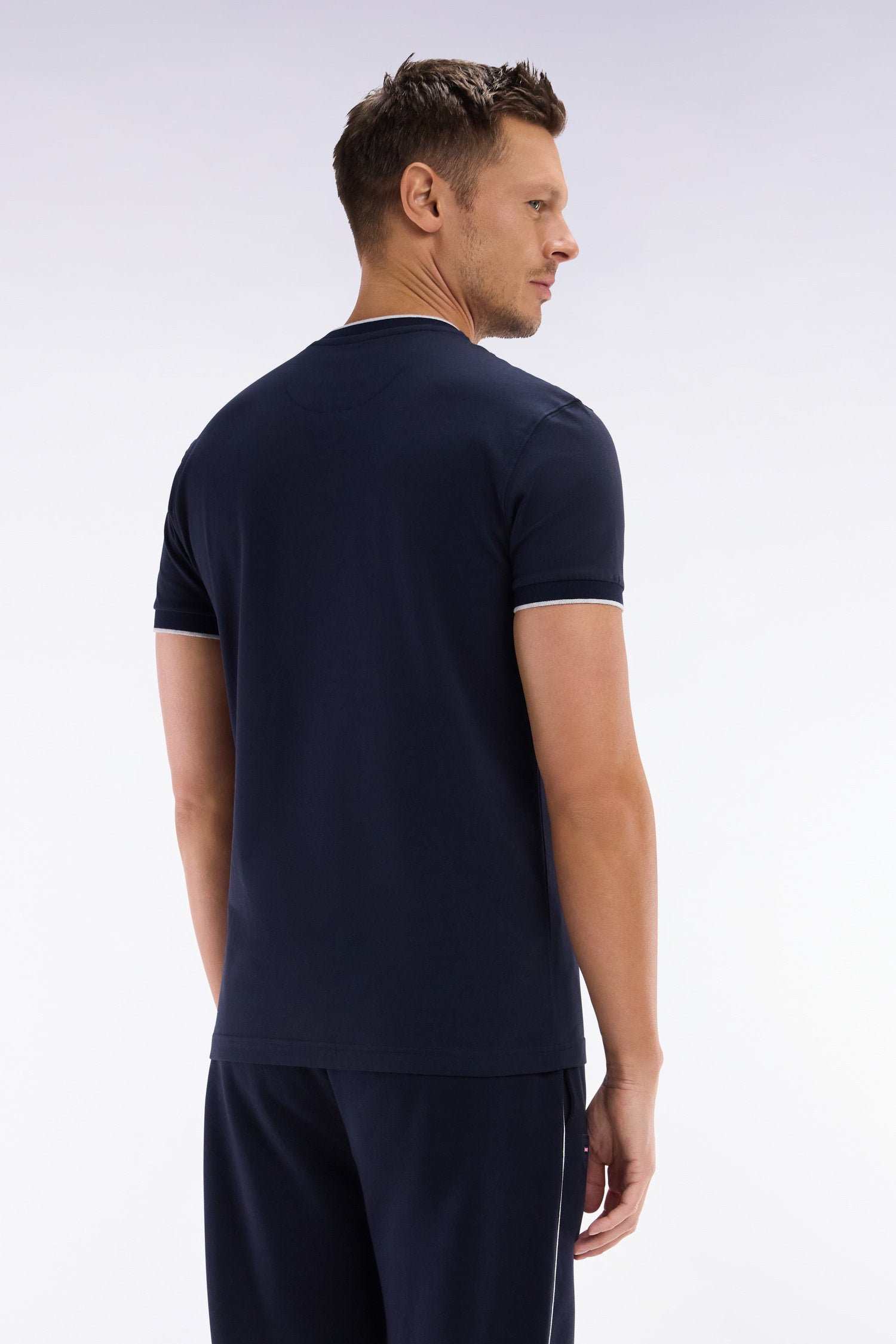 Eden Park_Slim-Fit Navy Stretch Cotton T-Shirt_E25MAITC0020_BLF_04