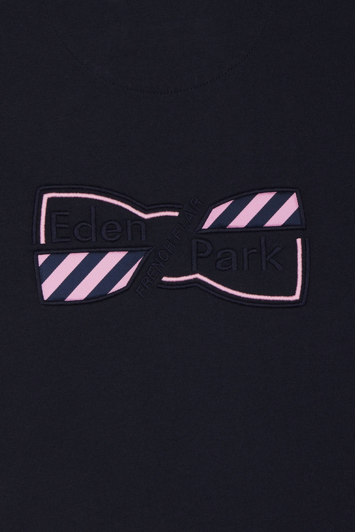 Eden Park_Straight-Fit Two-Tone White Cotton T-Shirt with Bow Tie Embroidery_E25MAITC0035_BC_05