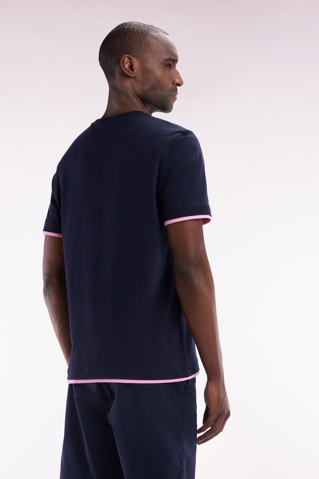 Eden Park_Straight-Fit Embroidered Navy Cotton T-Shirt with a Layering Effect_E25MAITC0050_BLF_02