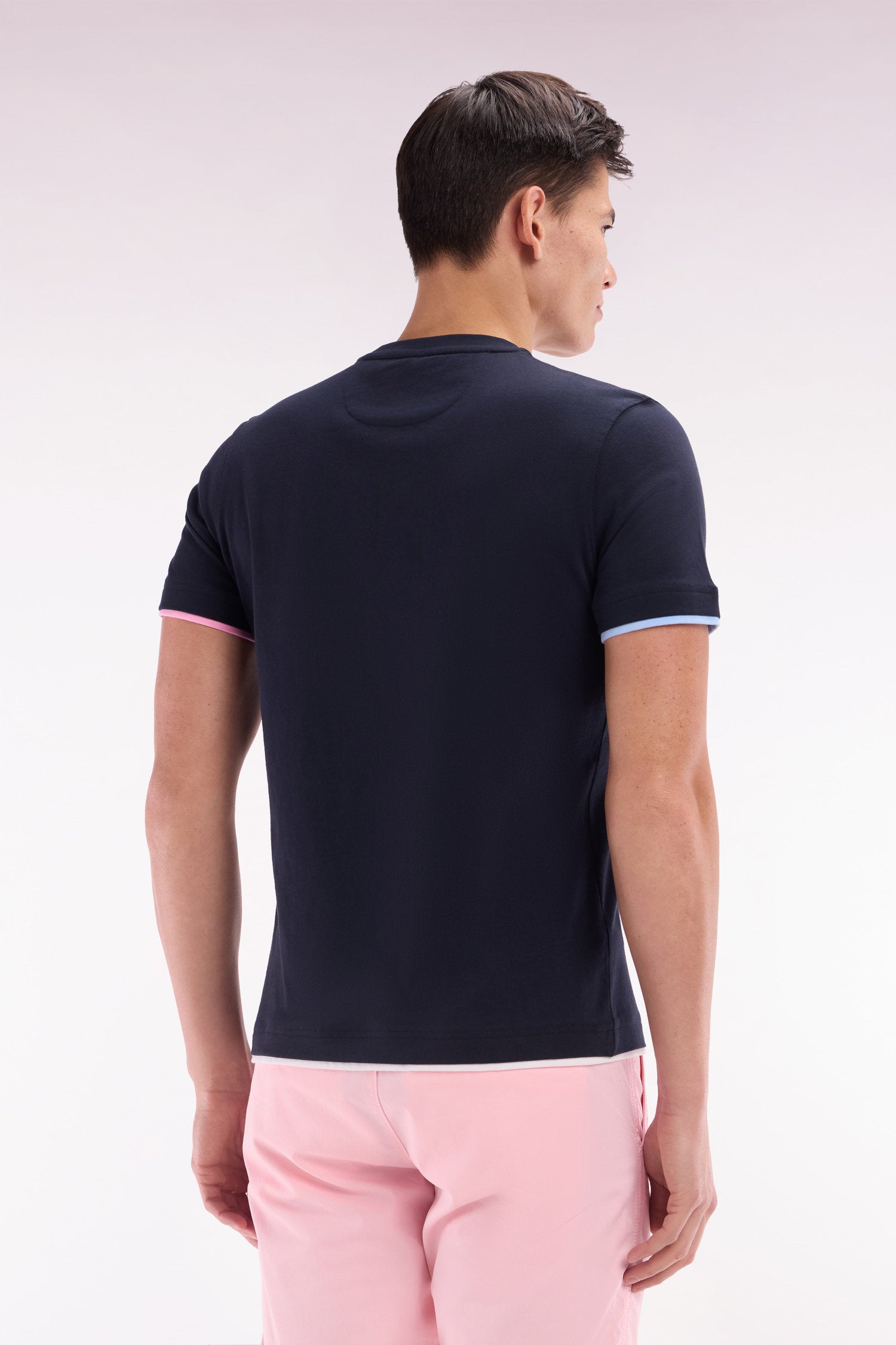 Eden Park_Straight-Fit Navy Cotton T-Shirt with Colorful Sleeve Trim_E25MAITC0051_BLF_02