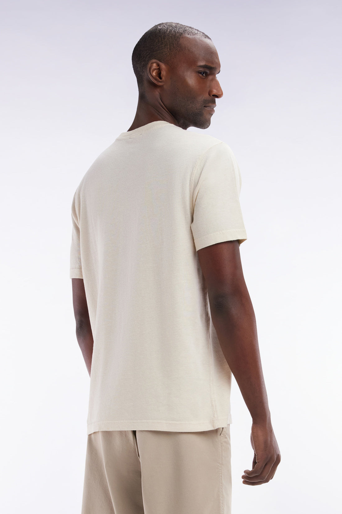 Eden Park_Straight-Fit Ecru T-Shirt in Cotton and Linen Blend_E25MAITC0080_BEC15_02