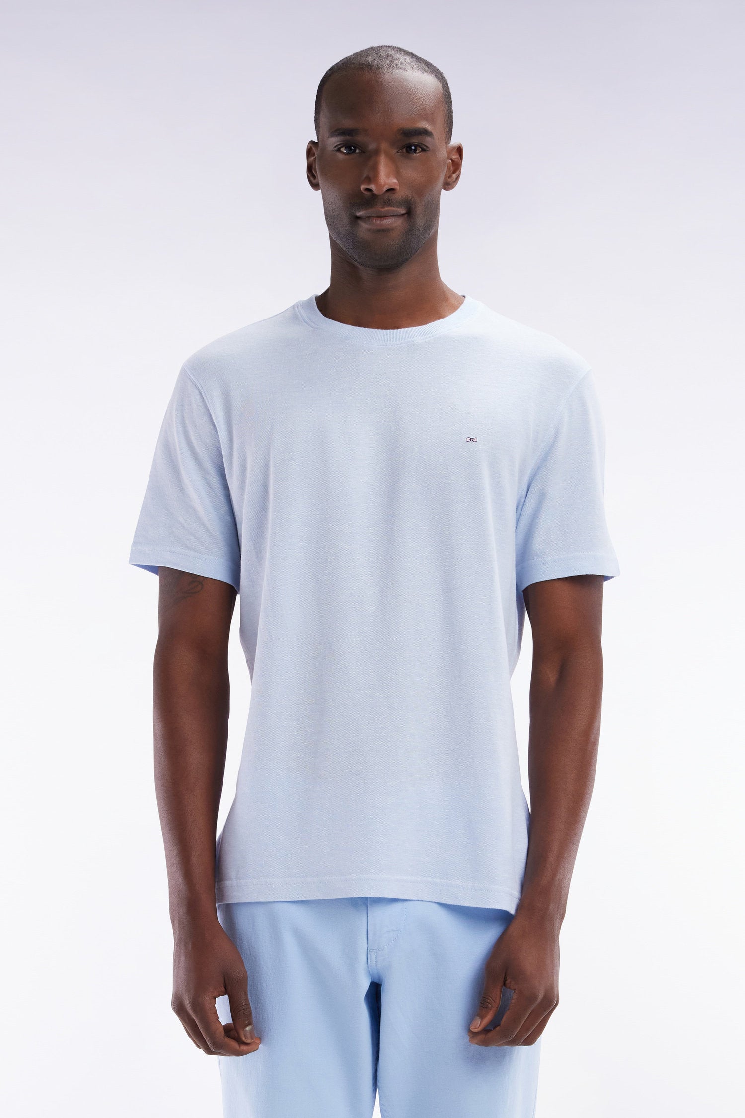 Eden Park_Straight-Fit Light Grey T-Shirt in Cotton and Linen Blend_E25MAITC0080_BLC6_01