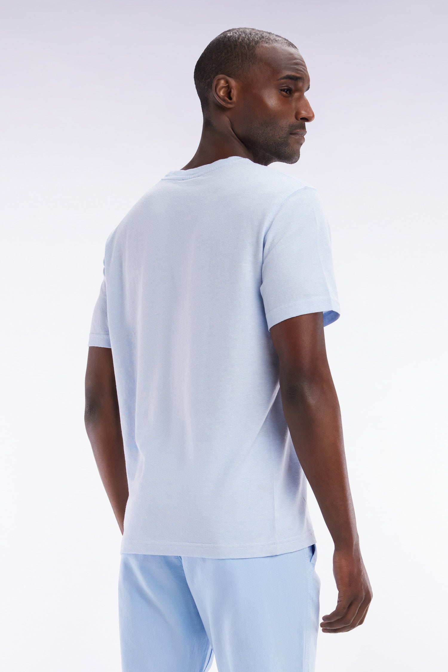Eden Park_Straight-Fit Light Grey T-Shirt in Cotton and Linen Blend_E25MAITC0080_BLC6_02