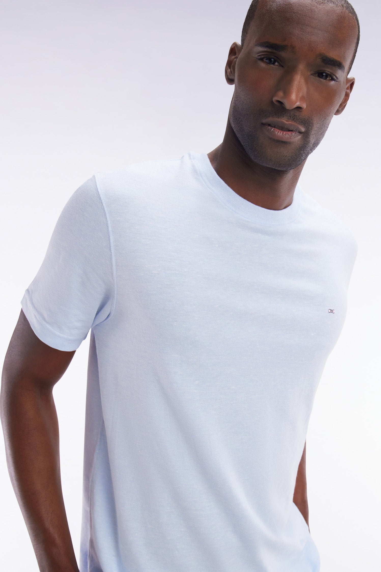Eden Park_Straight-Fit Light Grey T-Shirt in Cotton and Linen Blend_E25MAITC0080_BLC6_03