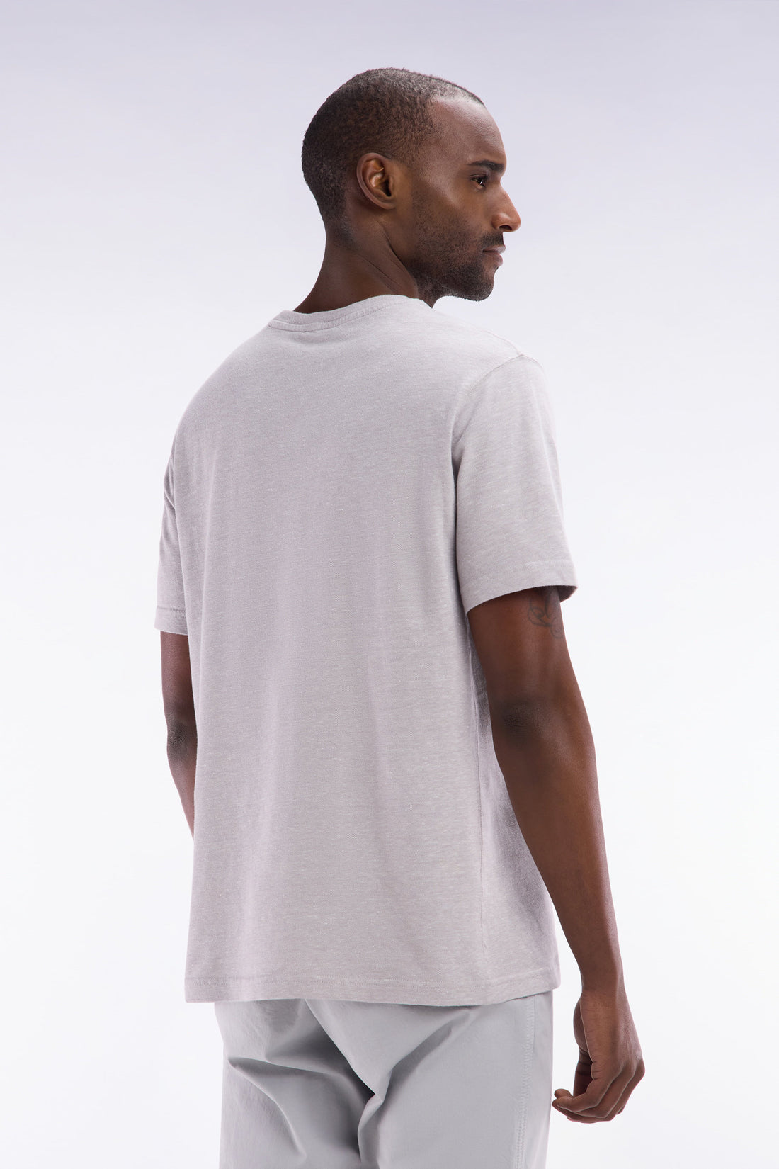 Eden Park_Straight-Fit Grey T-Shirt in Cotton and Linen Blend_E25MAITC0080_GRM5_02