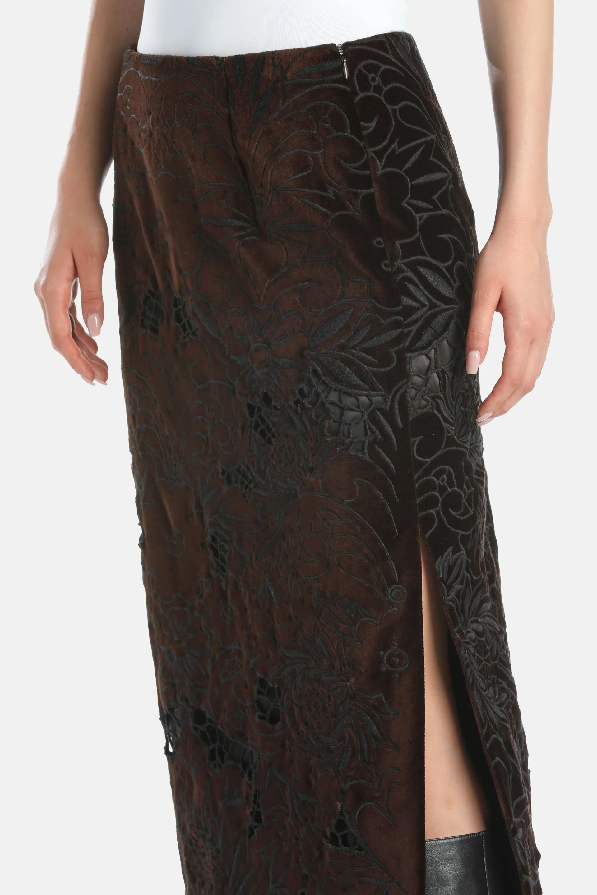 Luisa Spagnoli_Black_Fisarmonica - Elegant Midi Skirt_FISARMONICA_0998_04