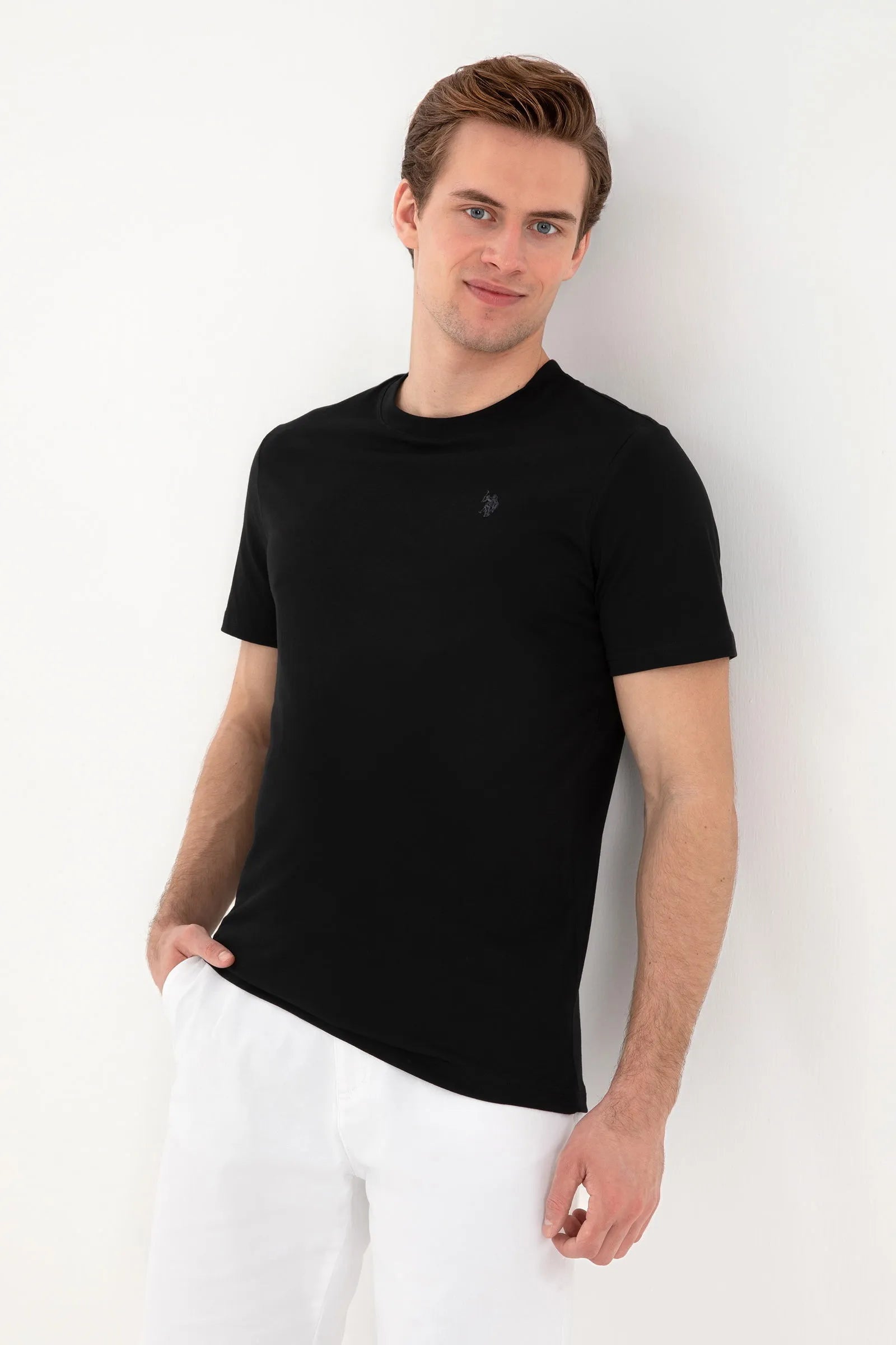 U.S. Polo Assn. Black Men Black T-Shirt SKU: G081SZ0110 2084276_VR046 Image 01