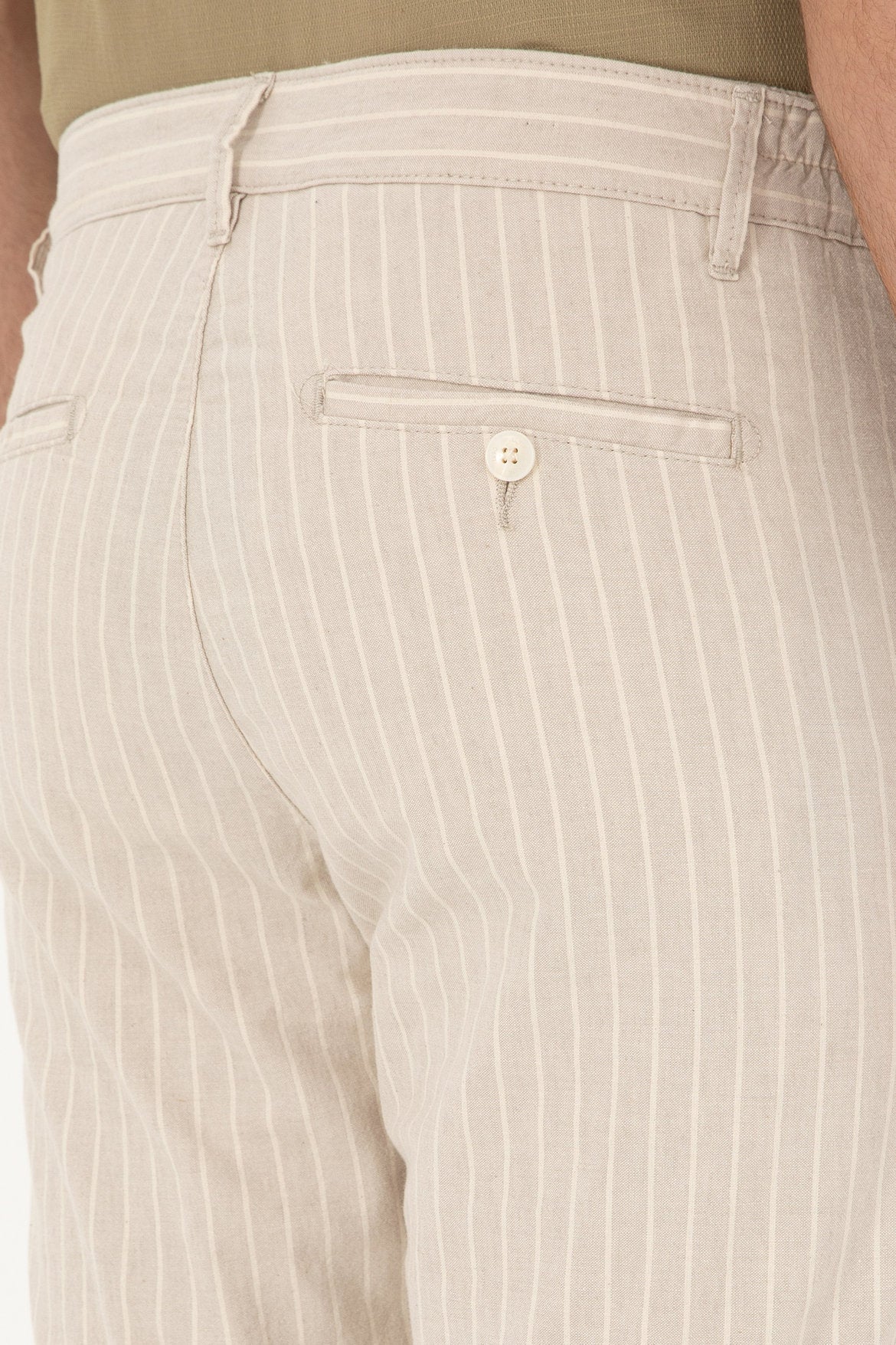 Beige Woven Capri Bermuda_G081SZ0310 1827523_VR085_06