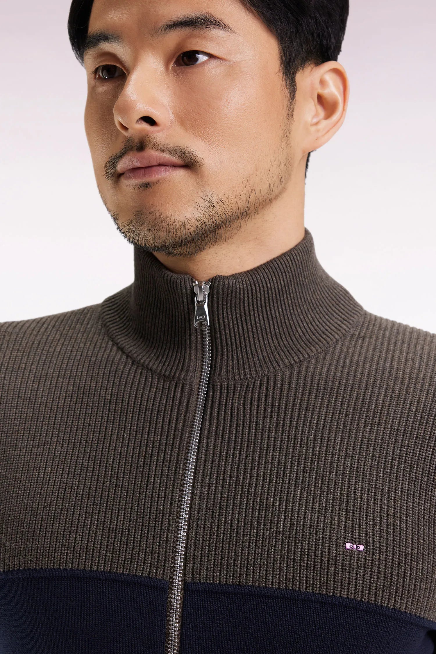 Eden Park_Multi-Color_Two-Tone Navy and Brown Zipped Cotton Cardigan with a Straight Cut_H25MAICA0012_BLF_03