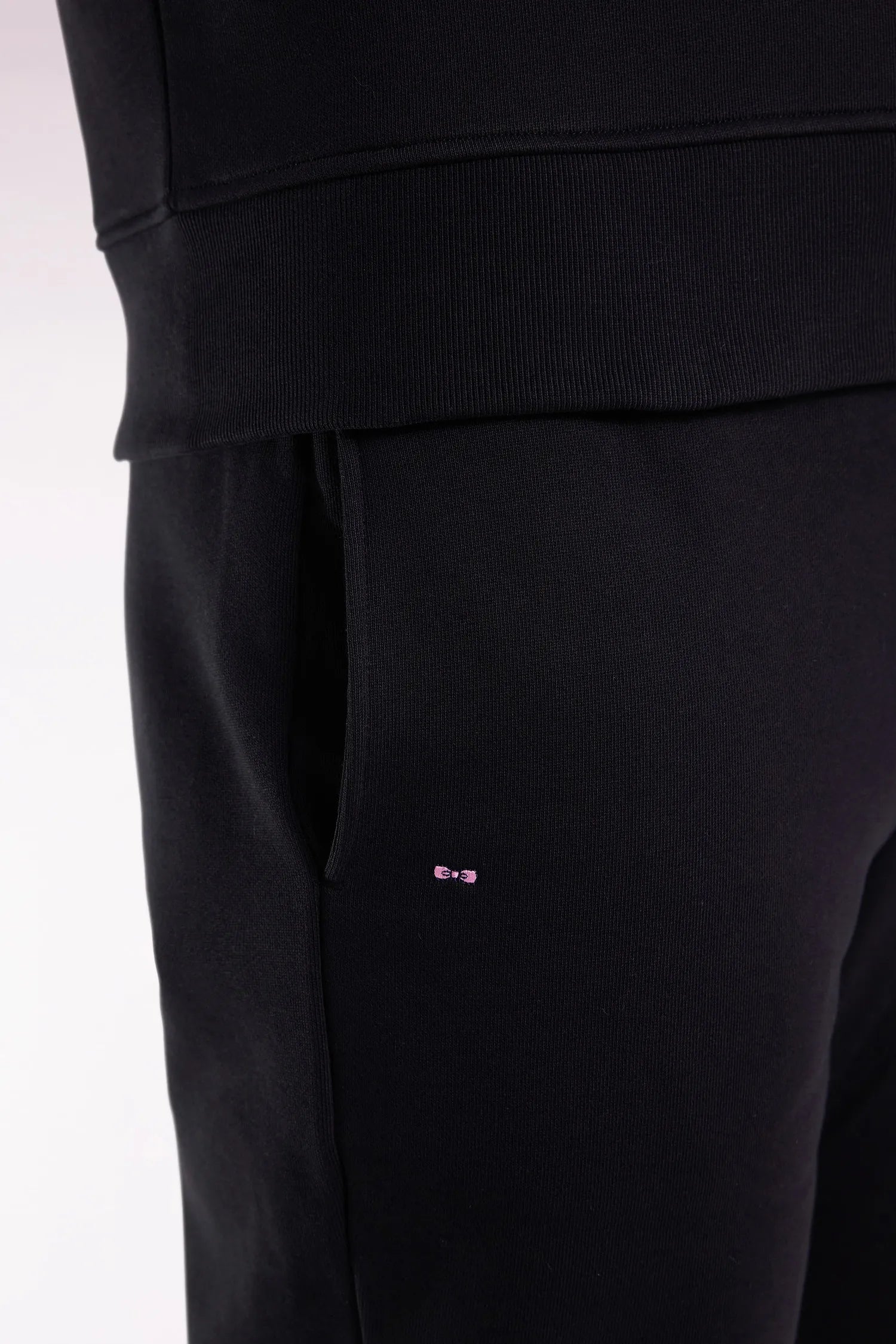 Eden Park_Black_Black Brushed Fleece Joggers with Straight Cut_H25MAIJO0002_NO_04