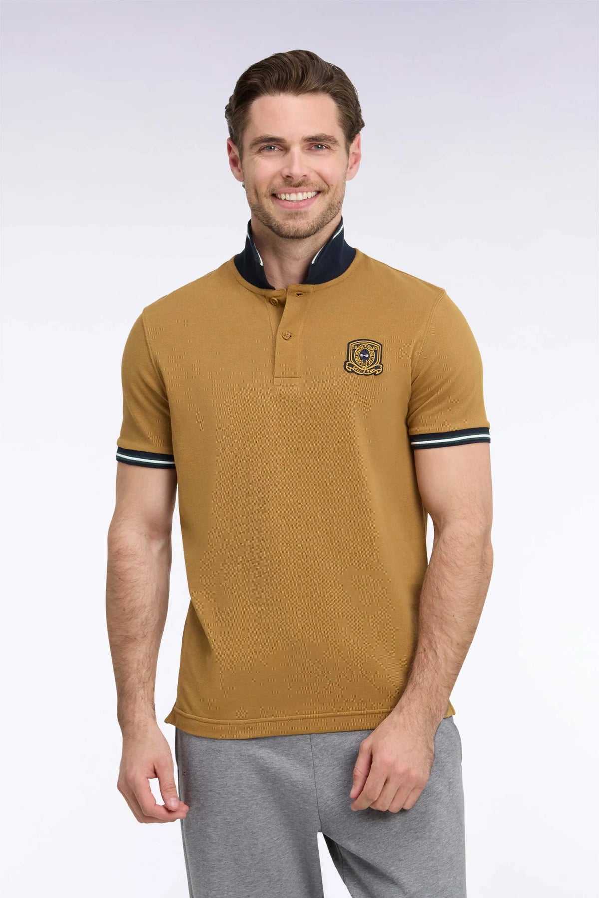 Eden Park Men Short-Sleeved Polo Shirt in Camel Combed Cotton PiquŽ with Straight-Cut Patch SKU: H26MAIPC0035_MAM40 Image 01