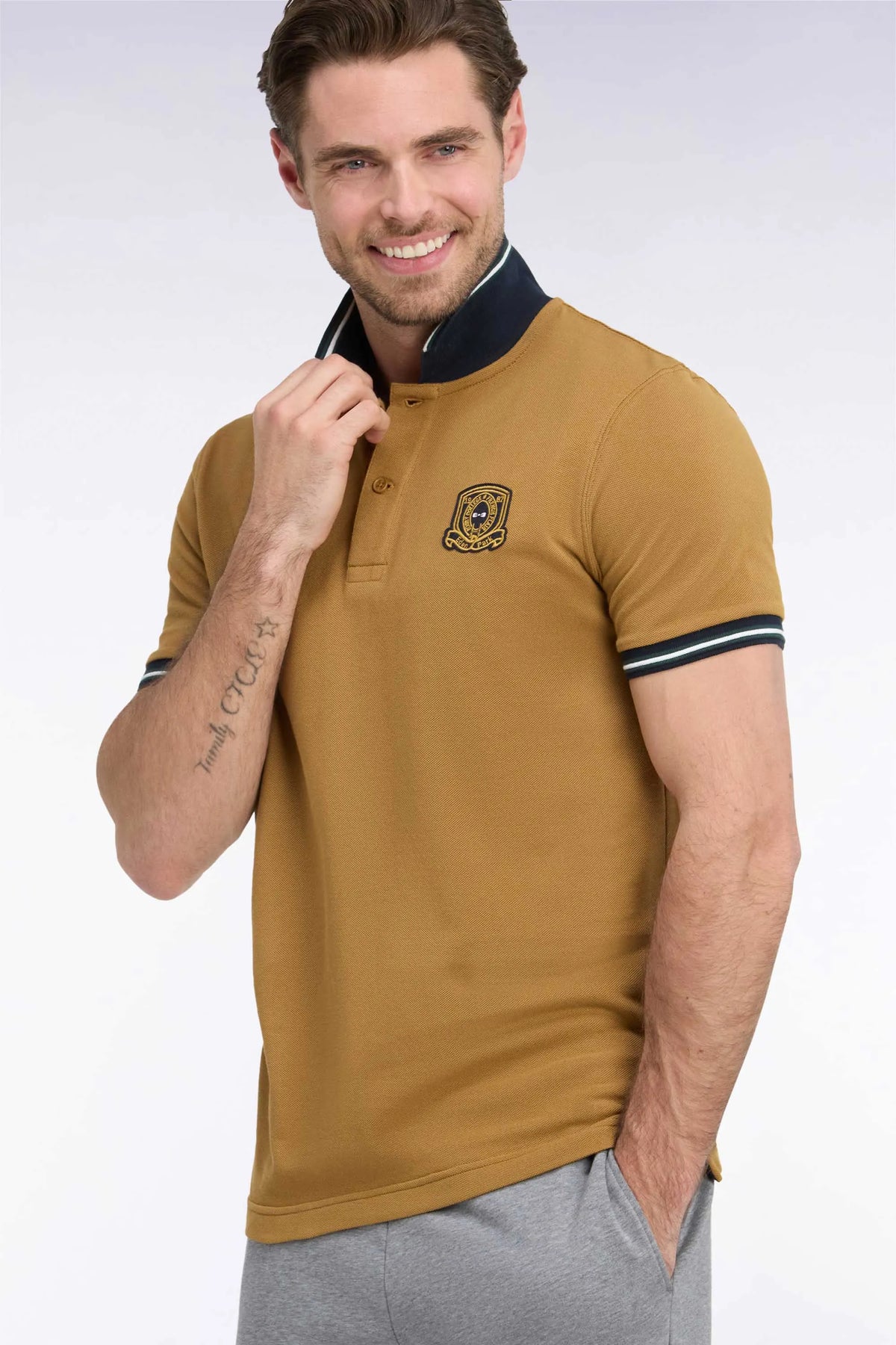Eden Park Men Short-Sleeved Polo Shirt in Camel Combed Cotton PiquŽ with Straight-Cut Patch SKU: H26MAIPC0035_MAM40 Image 03