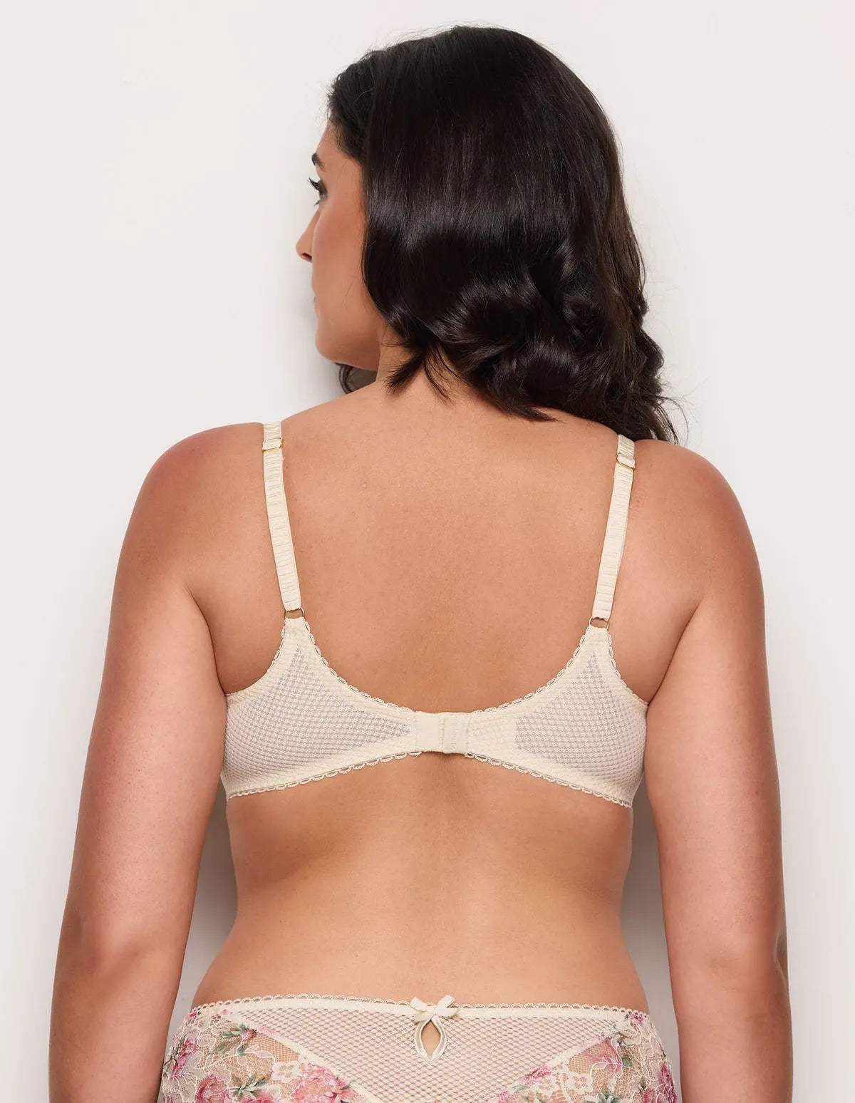 Yamamay_Almond_Preformed Balconette Bra with Underwire in Different Cup Sizes Ð Eloise_IBAD183008_244_03
