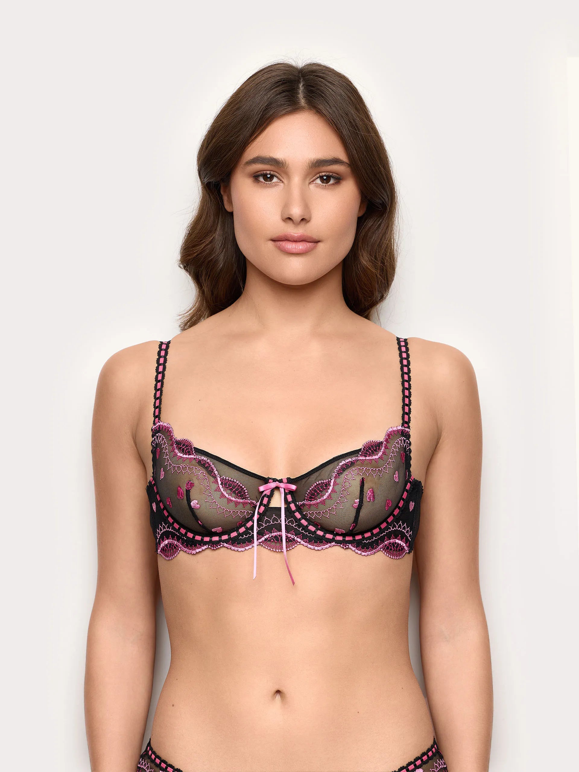 Yamamay_Black_Unlined Balconette Bra with Underwire - Deep Love_IBAD191004_072_04
