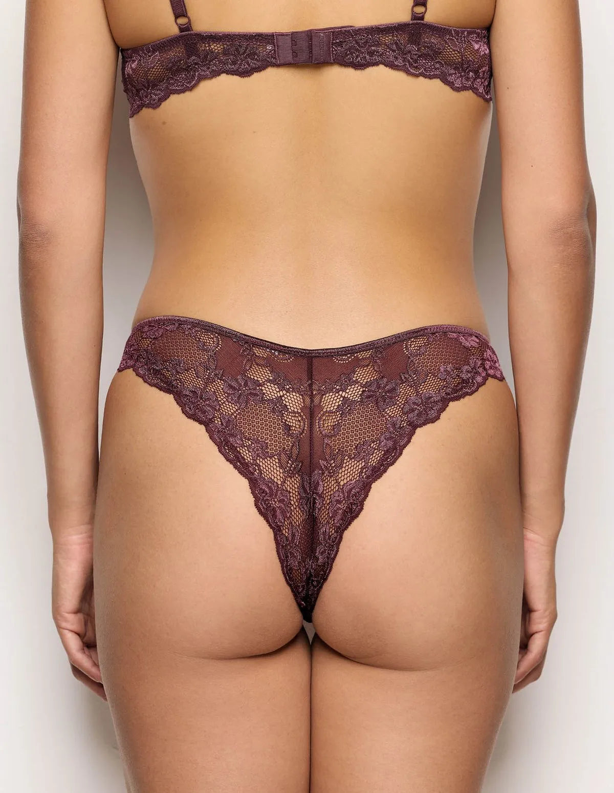 Yamamay_Mahogany_Brazilian Brief in Mahogany Lace Ð Primula Color_IBND183007_070_04