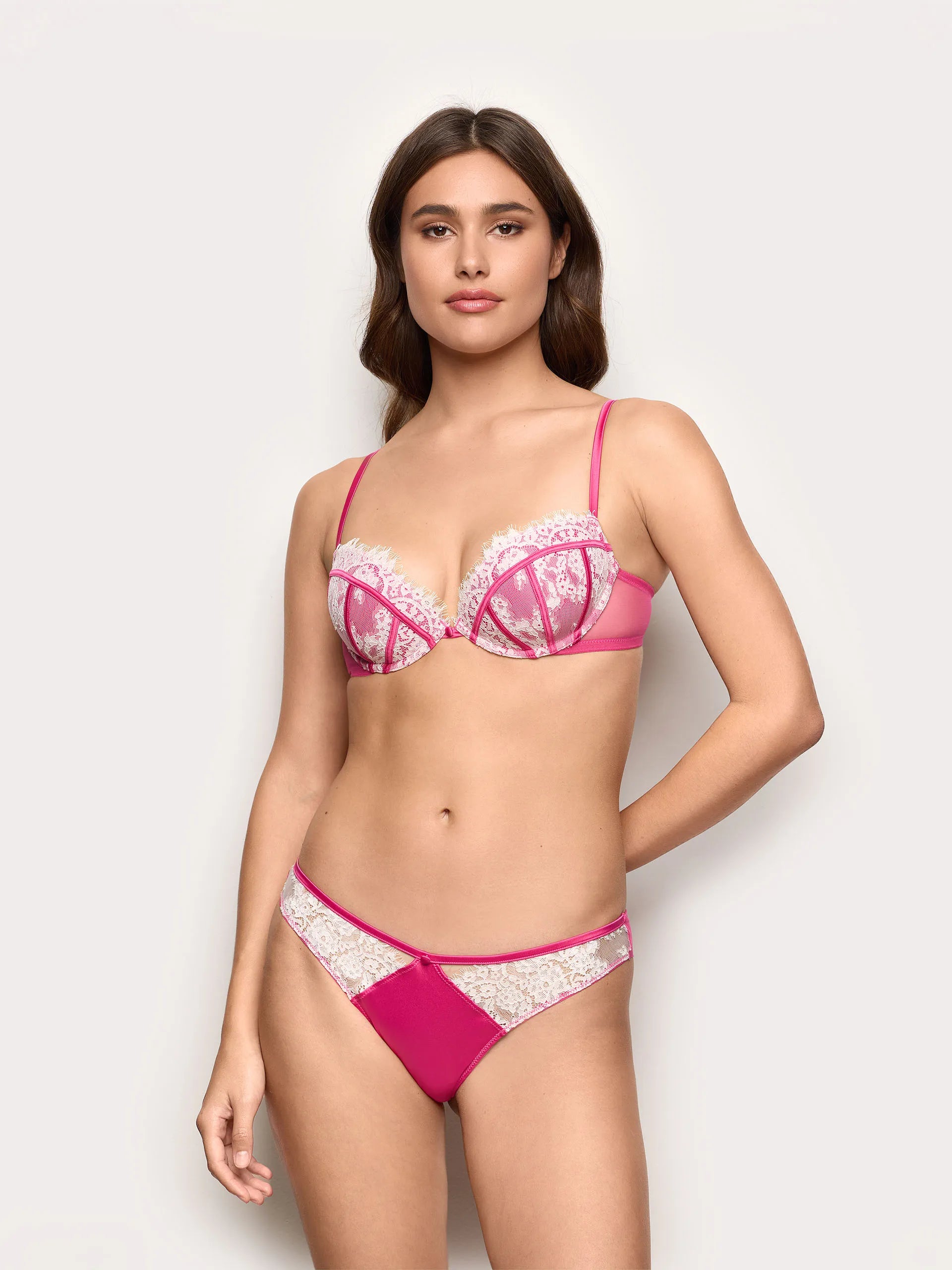 Yamamay_Fuchsia_Brazilian Briefs Chantilly_IBND191001_040_01
