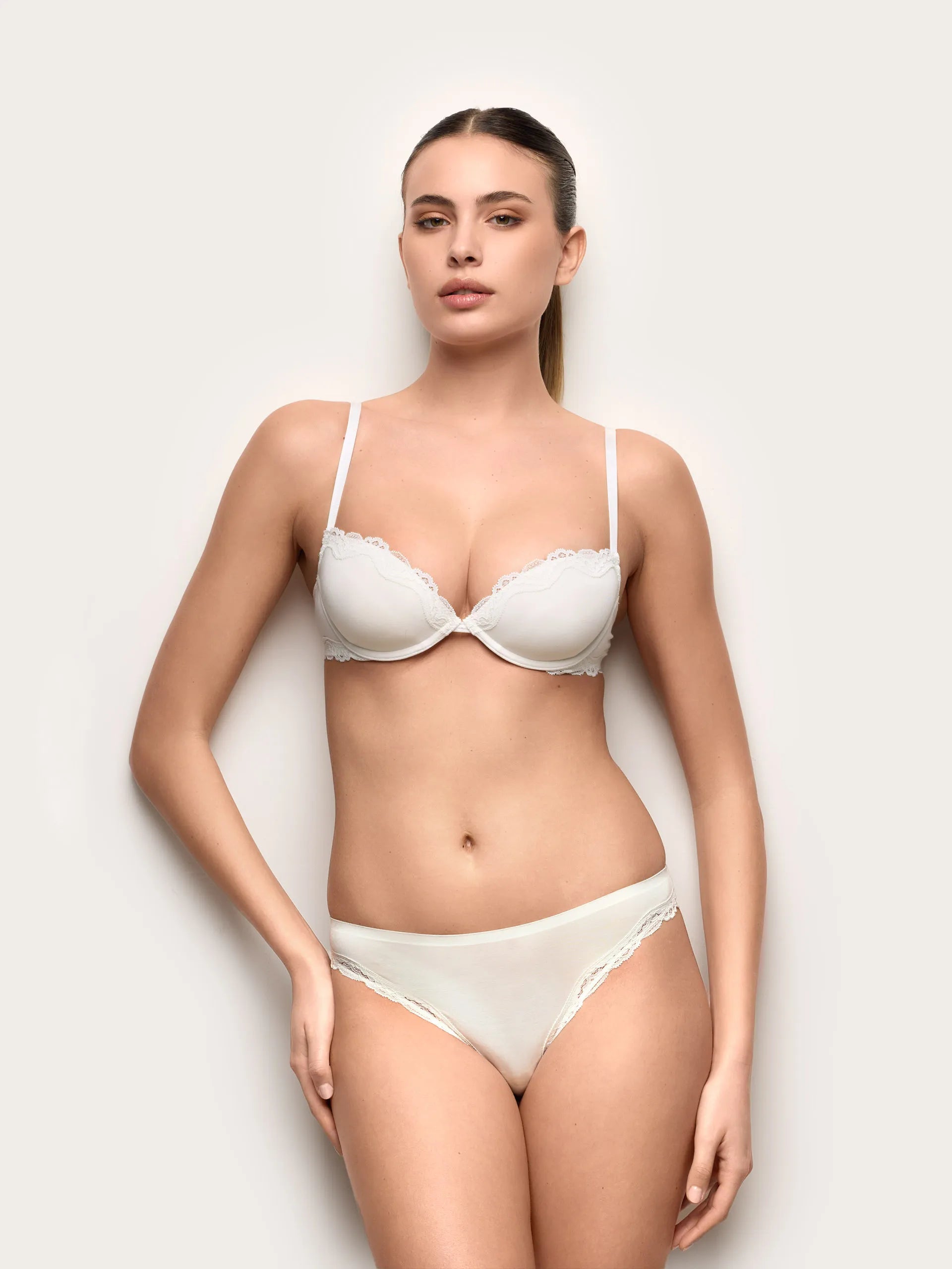 Yamamay_Silk_Brazilian Briefs - Modal/Silk Color_IBND191011_096_01