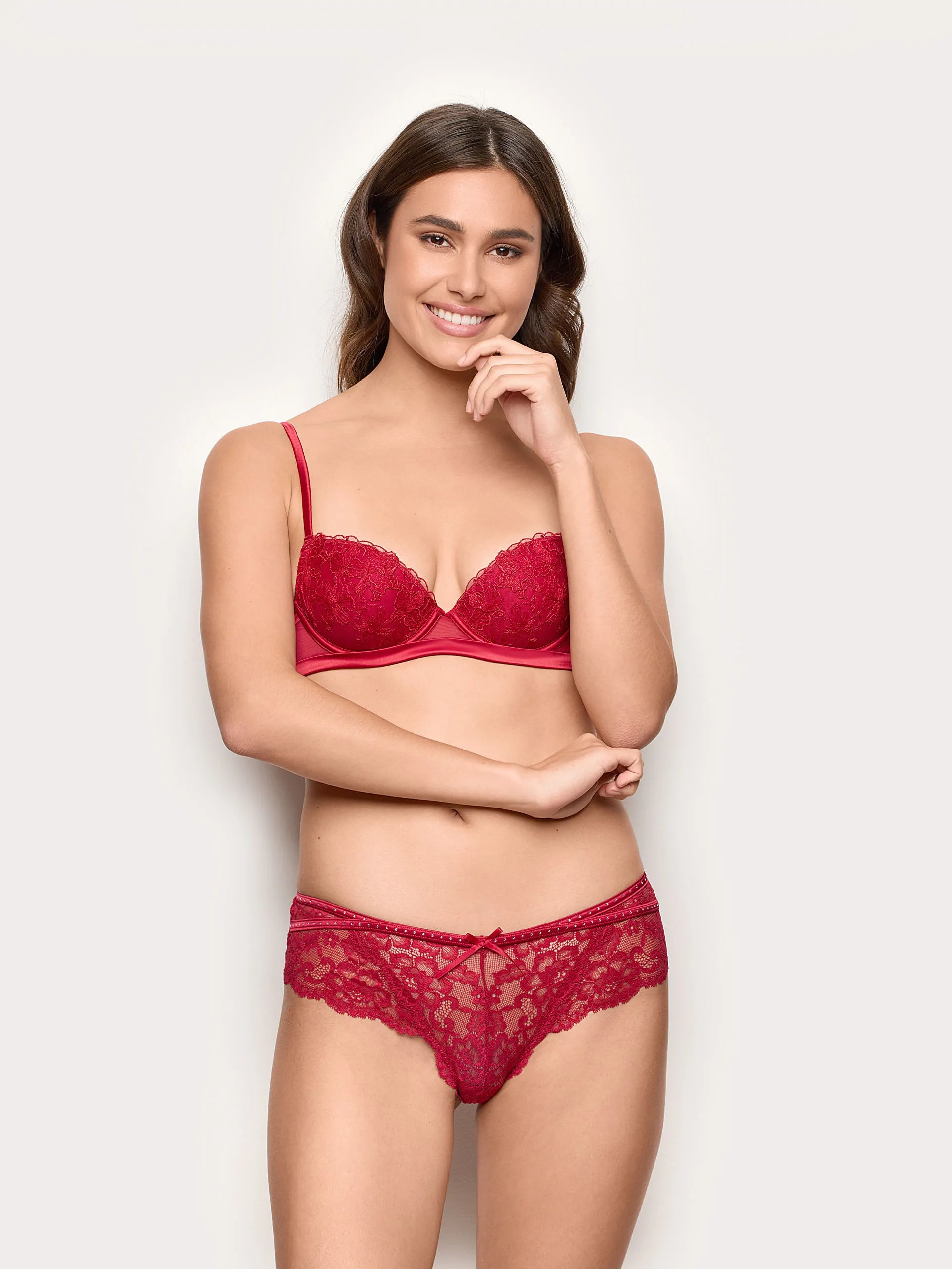 Yamamay_Ruby Red_Jolly Floral Lace Thong Shorts_ICUD184001_909_01