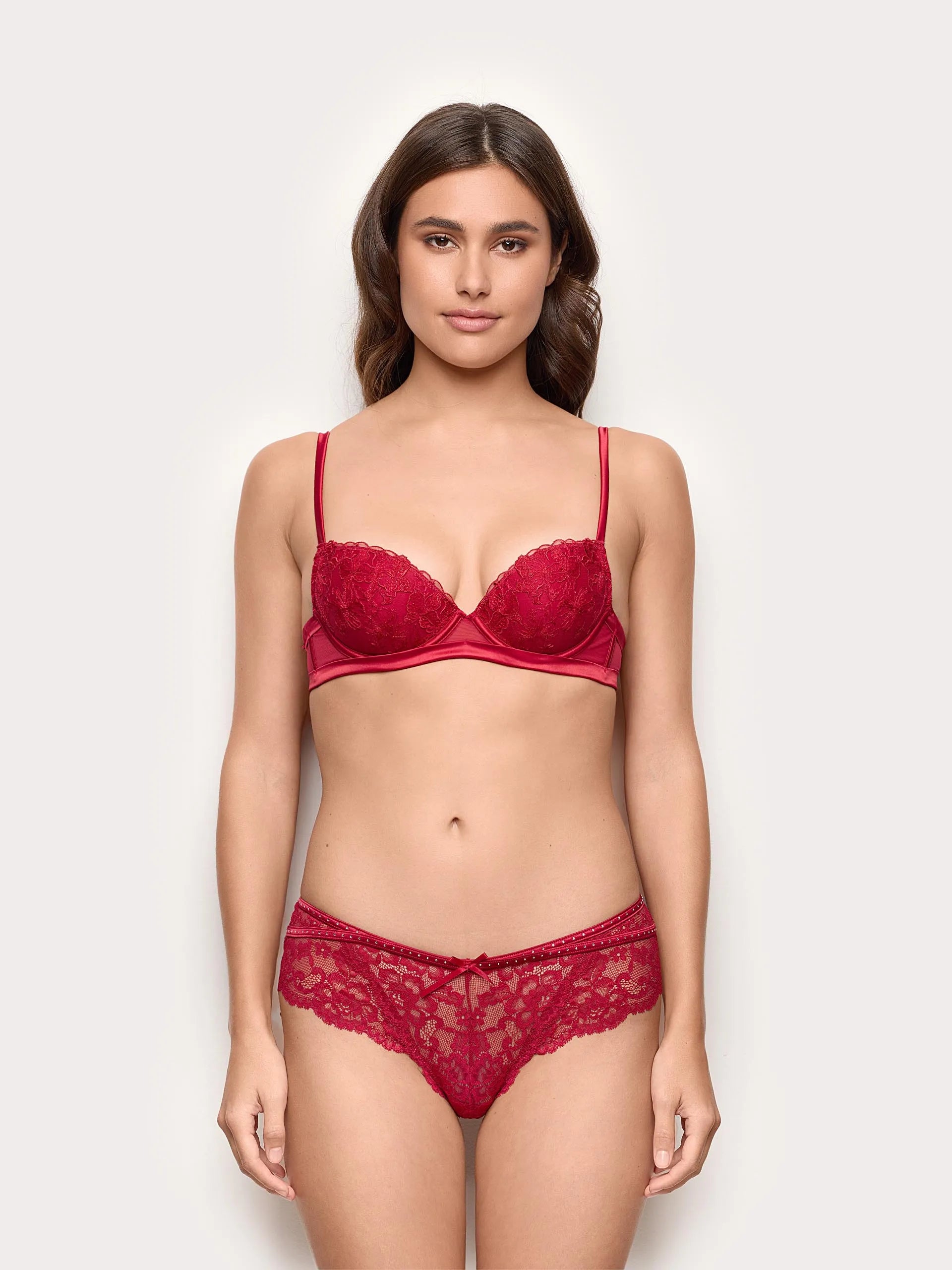 Yamamay_Ruby Red_Jolly Floral Lace Thong Shorts_ICUD184001_909_02