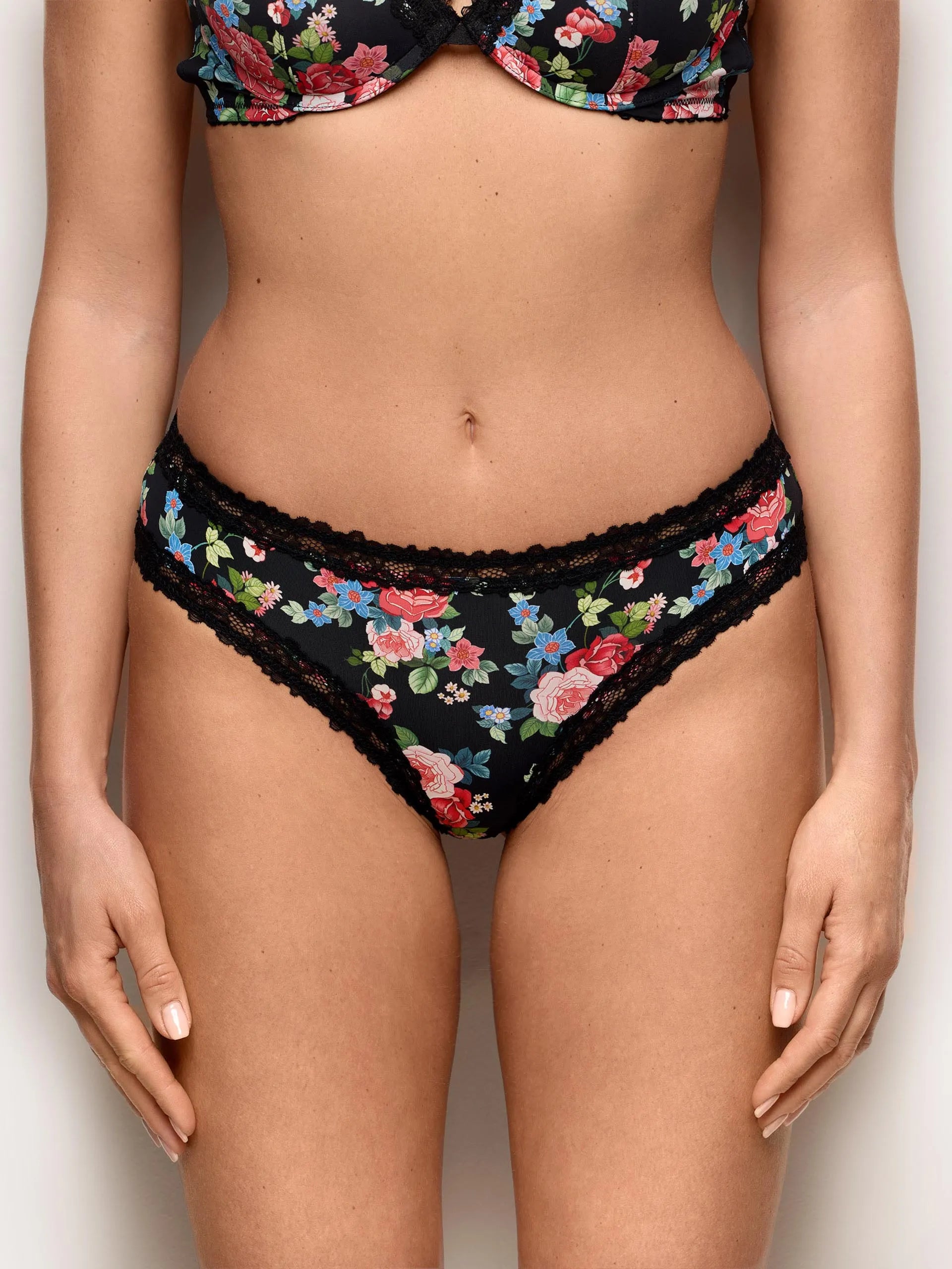 Yamamay_Printed_Brazilian Knickers - Bouquet_ICUD191006_128_03