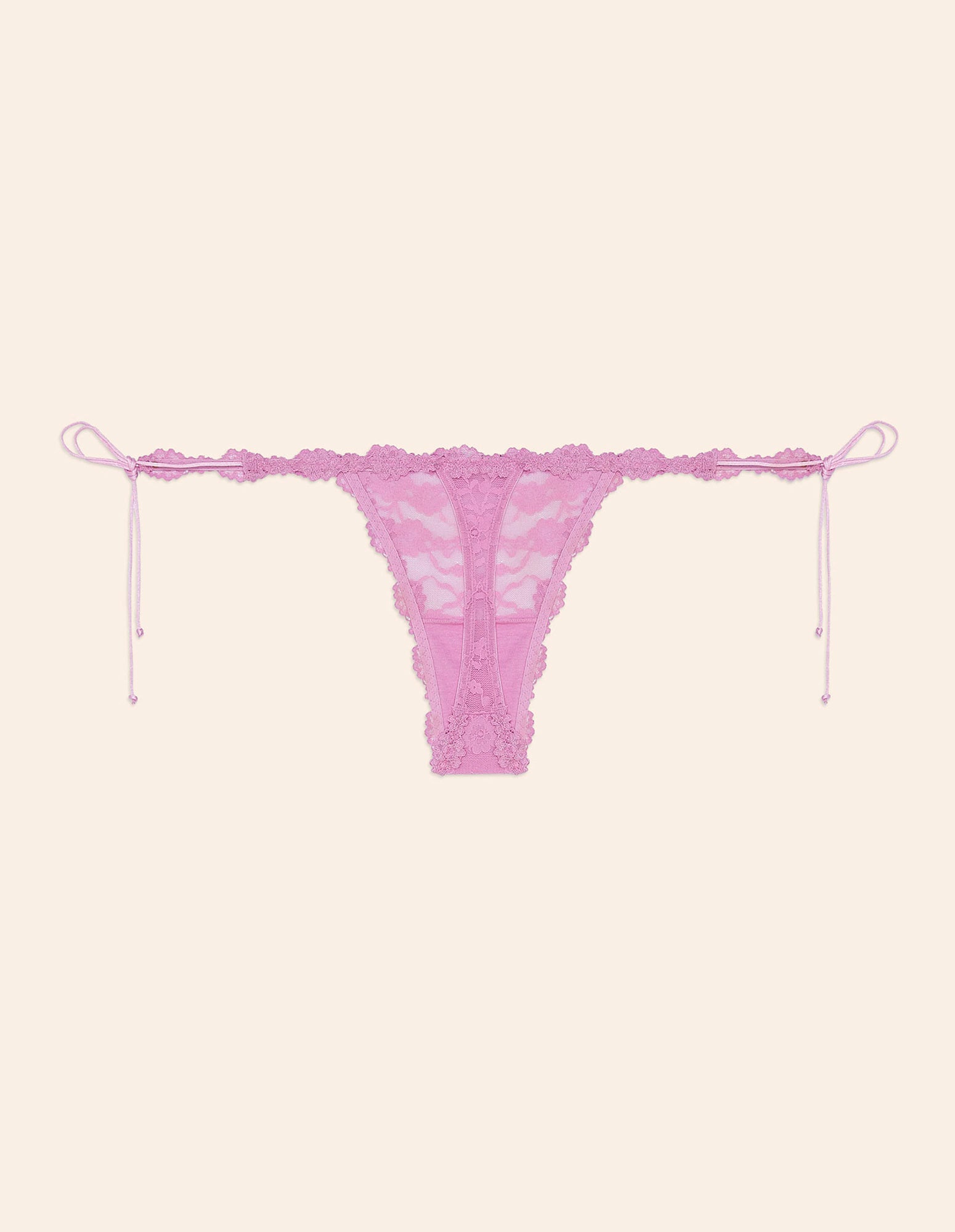 Yamamay_Fancy Lace Low-Rise Thong in Stretch Lace with Recycled Fibers_IPED181016_077_06