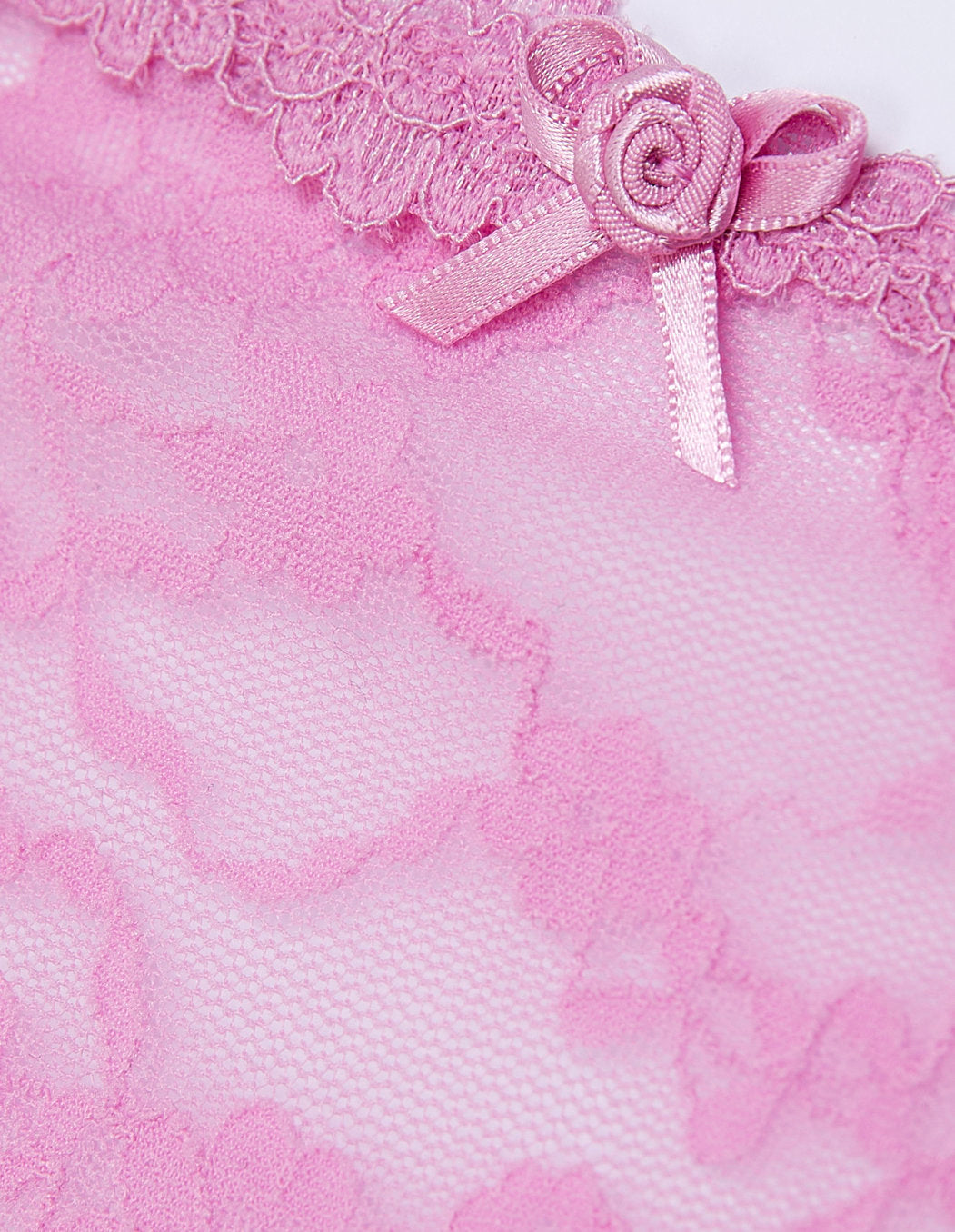 Yamamay_Fancy Lace Low-Rise Thong in Stretch Lace with Recycled Fibers_IPED181016_077_07