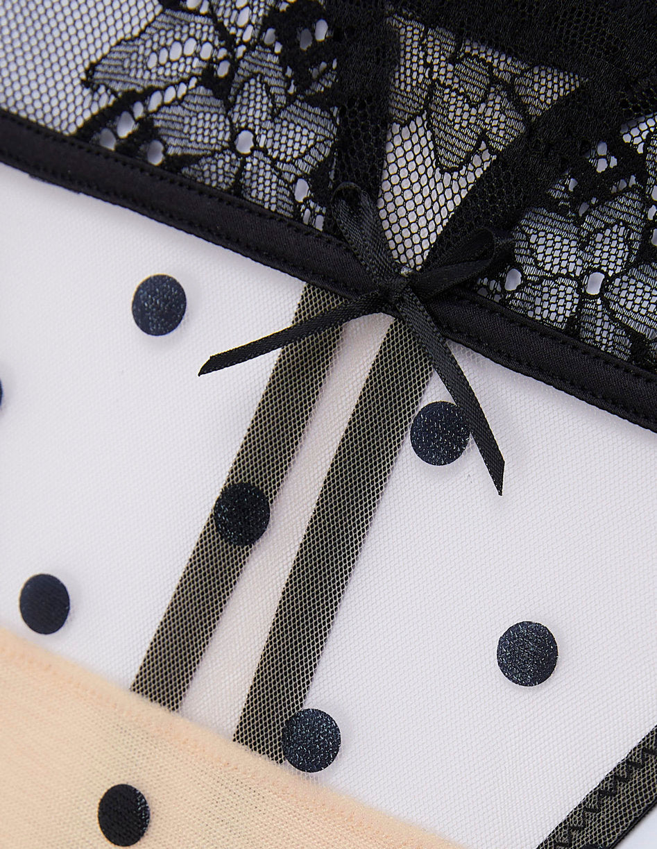 Yamamay_Delice Low-Rise Thong in Lace and Tulle with Recycled Fibers_IPED181021_075_07