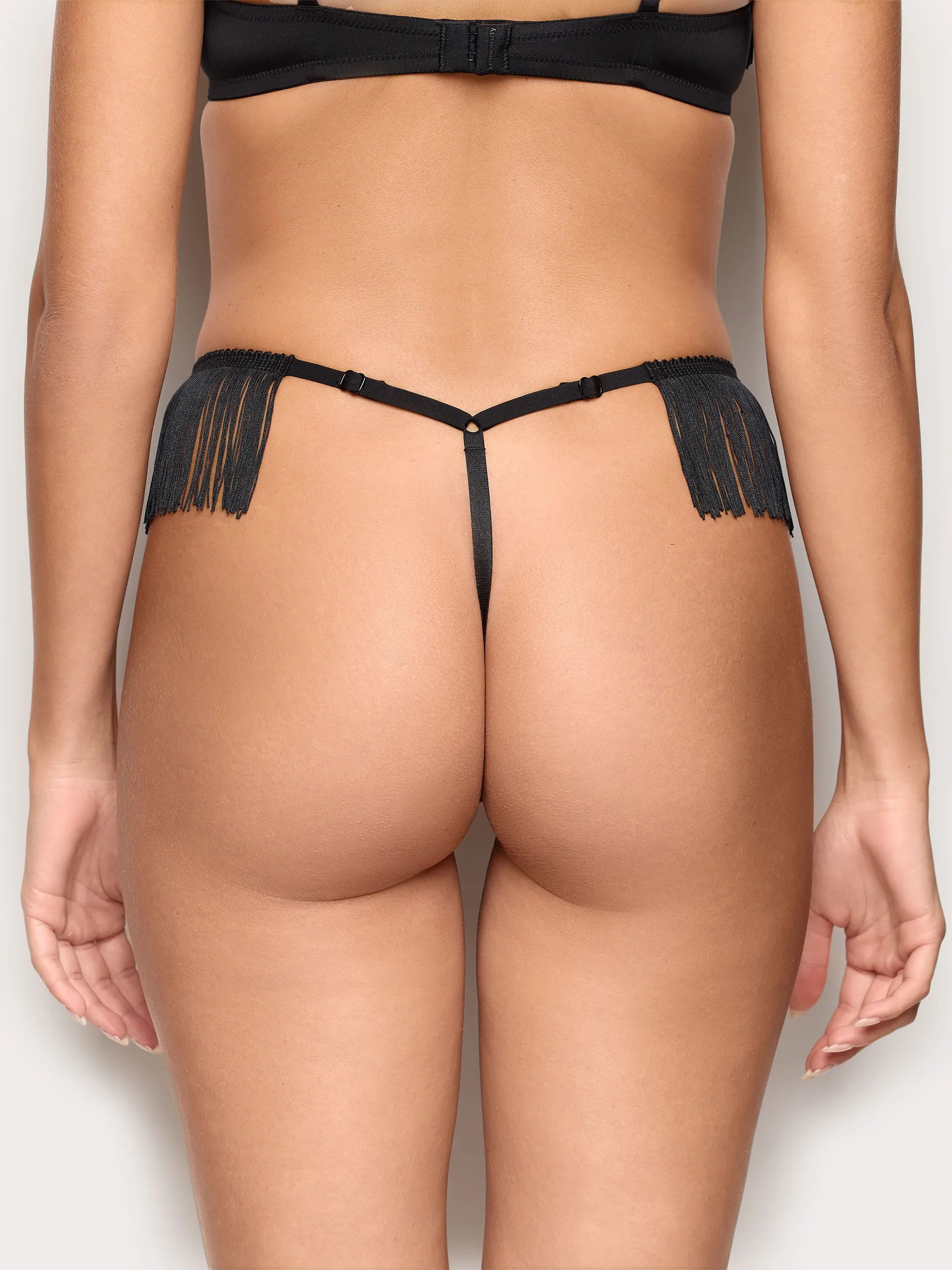 Yamamay_Black_Thong with Adjustable Side and Fringes - Priv� Dana_IPED191002_072_05