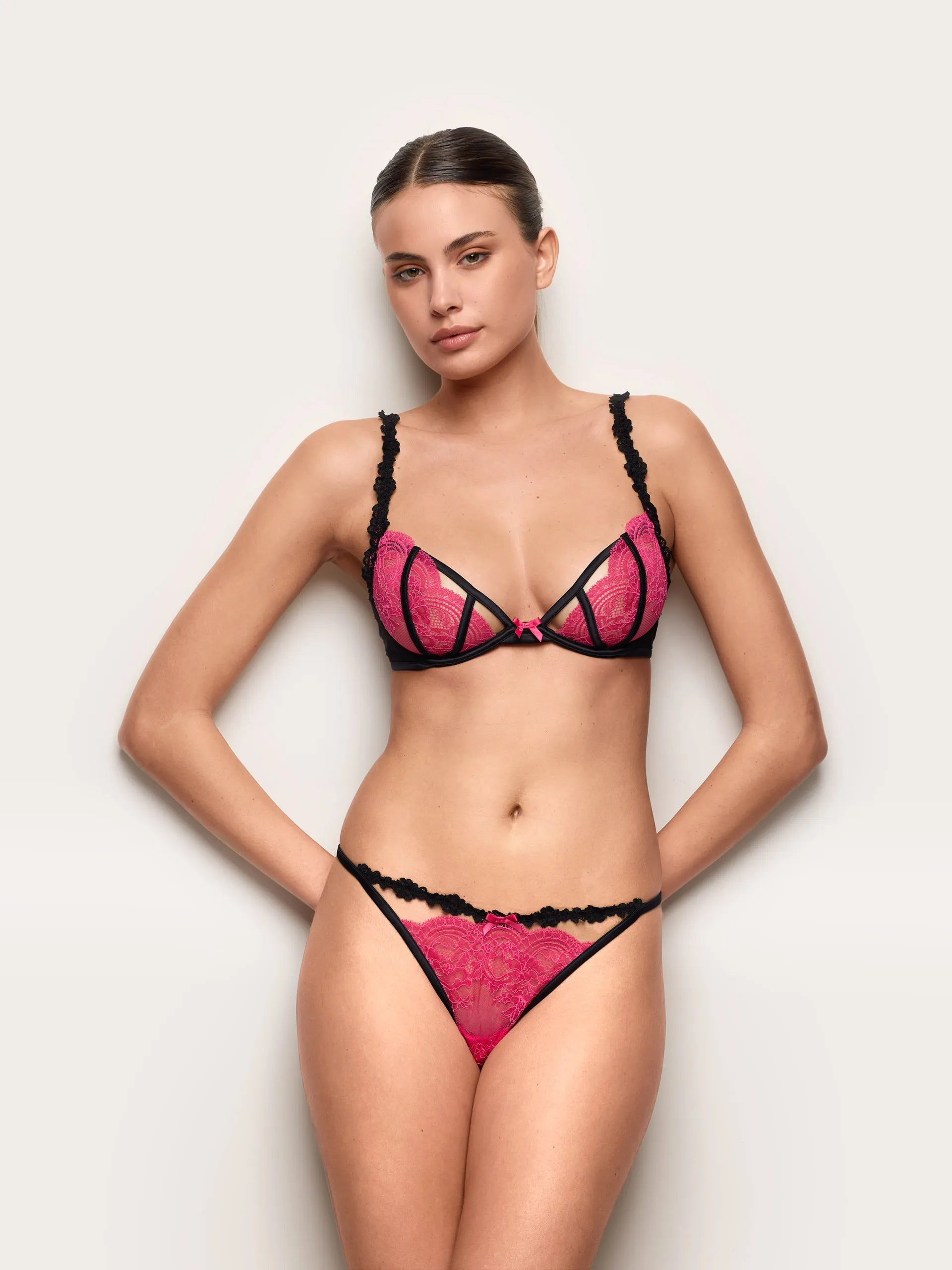 Yamamay_Fuchsia_Thong - Caprice_IPED191010_040_01