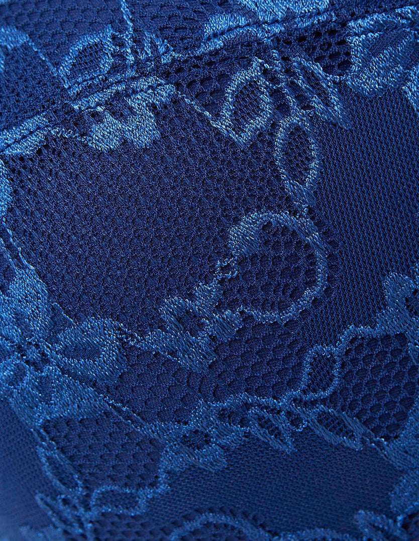 Yamamay_Push Up with Underwire in Soft Dark Blue Lace_IPUD181009_215_05
