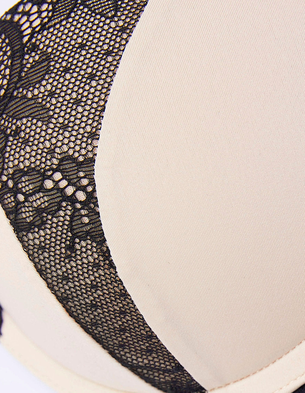 Yamamay_Push Up with Underwire and Camille Antibacterial Graduated Cup_IPUD181017_088_05