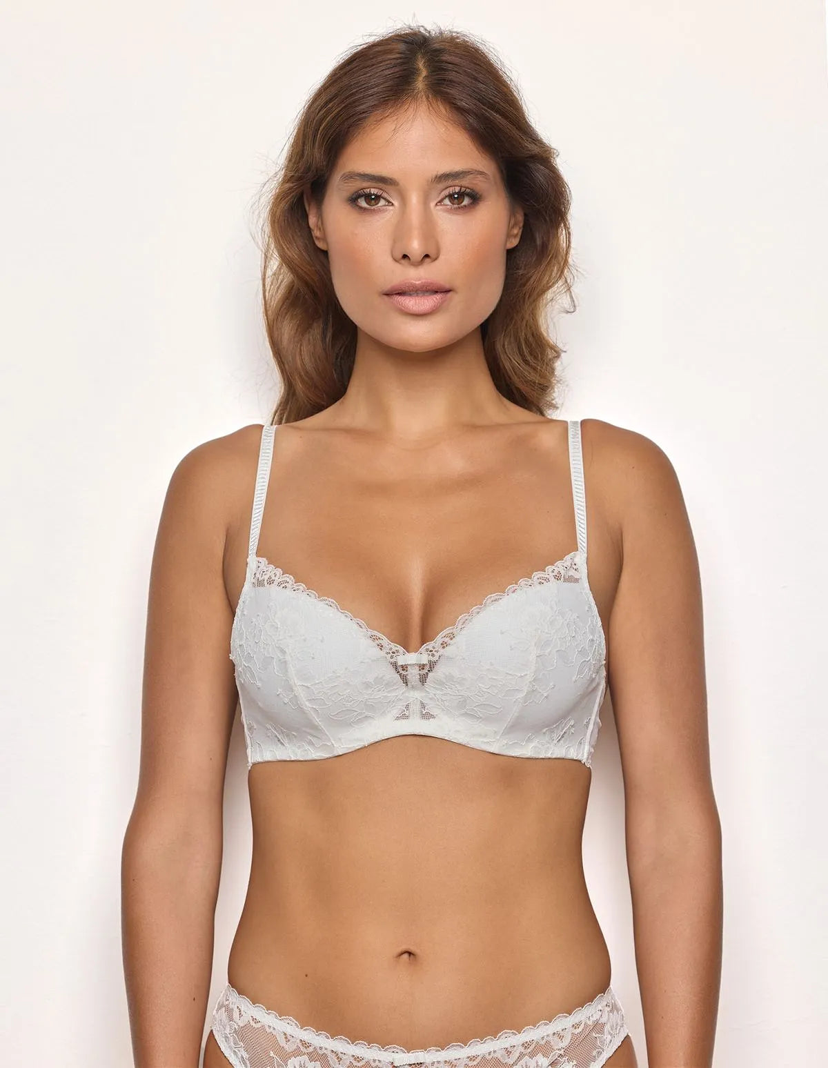 Yamamay_Silk_Lace Push-Up Bra with Soft Cups Ð Blanche_IPUD183013_096_02