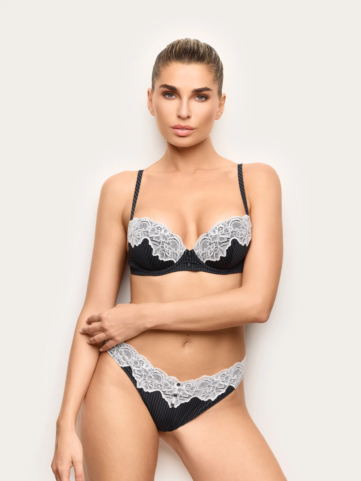 Yamamay PRINTED Women Push Up Bra - Lady Boss SKU: IPUD193009_128 Image 01