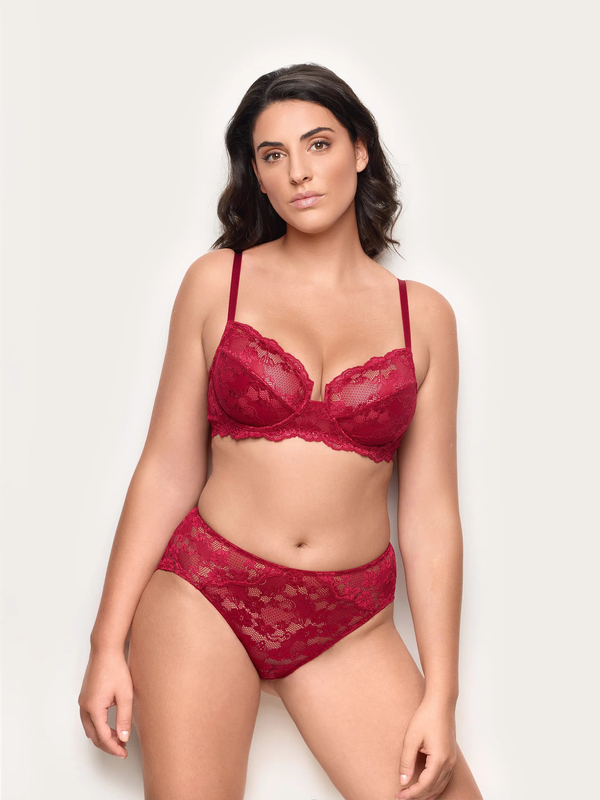 Yamamay_Ruby Red_Primula Color Lace High-Waisted Briefs_ISLD184003_909_01