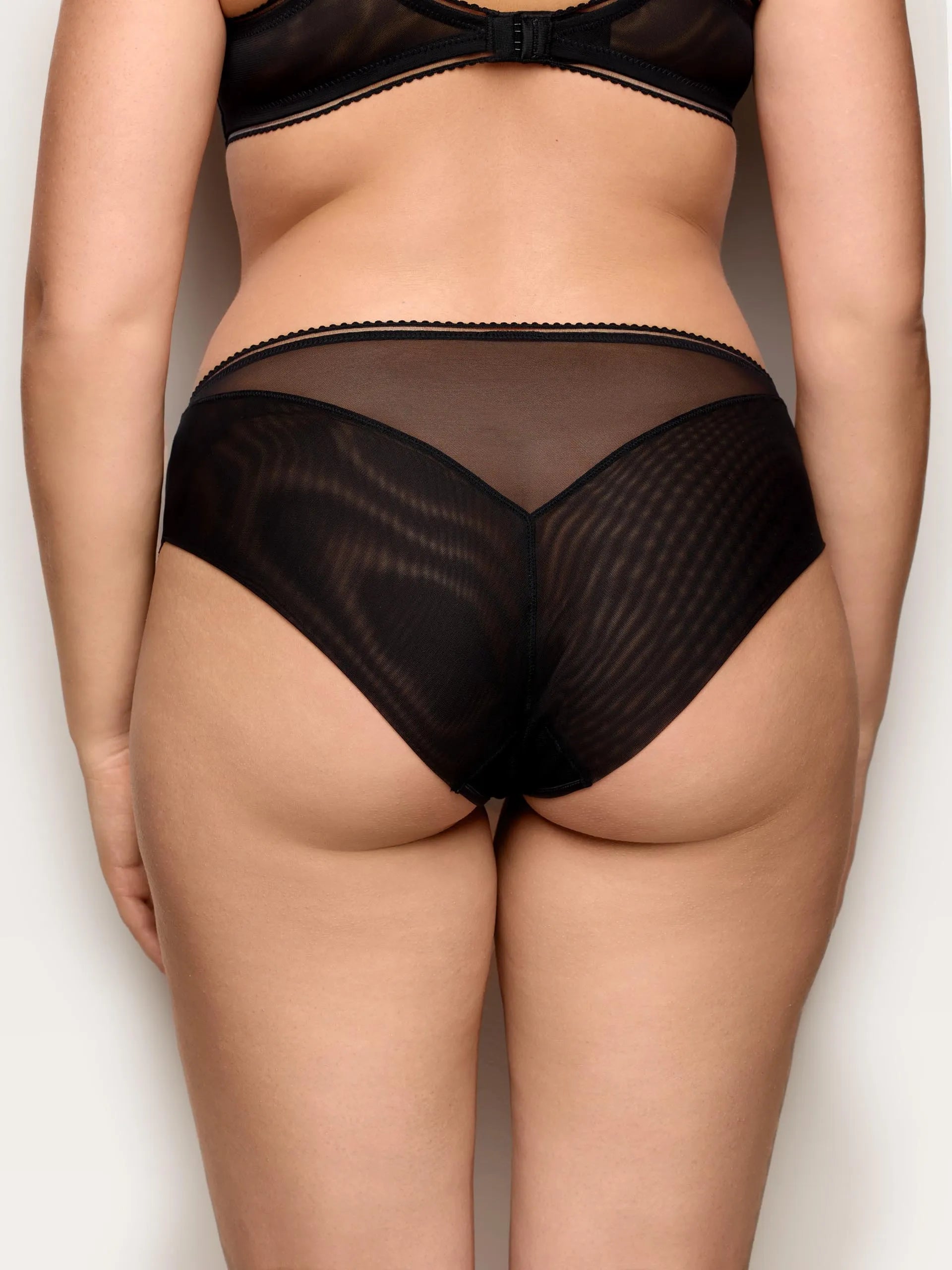 Yamamay_Black_Briefs - Milli_ISLD191006_072_10