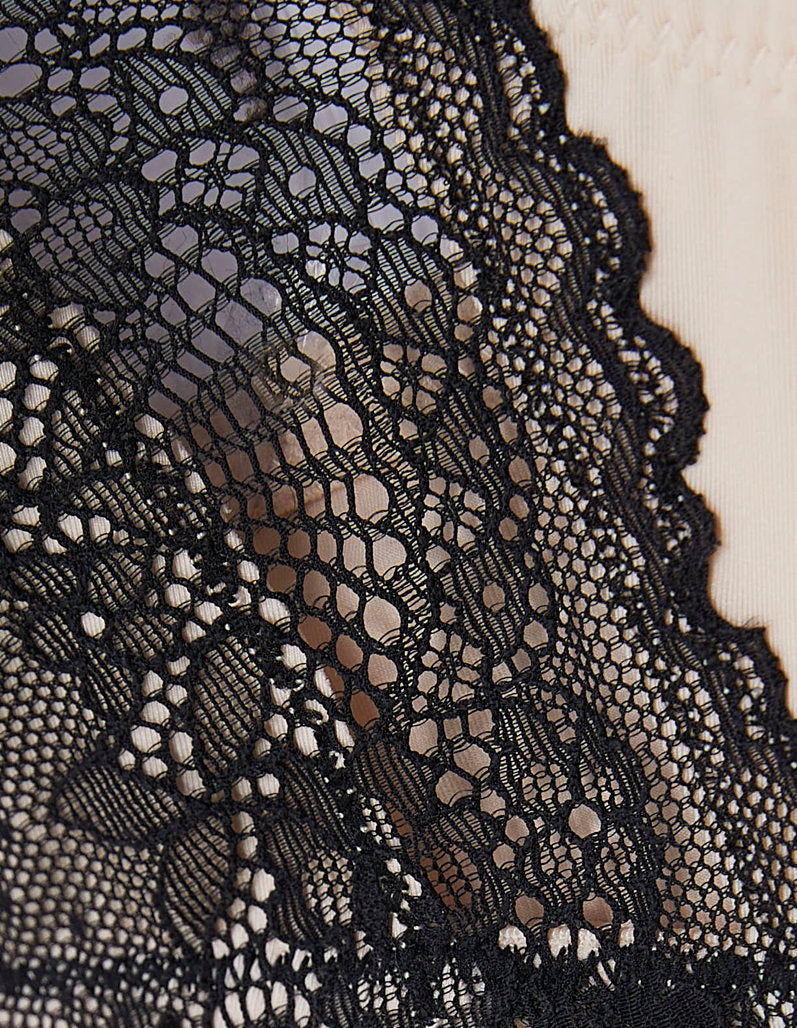 Yamamay_Camille Non-Padded Wireless Triangle Bra in Lace and Microfiber_ITRD181009_088_05