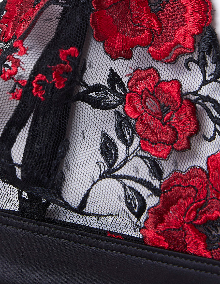 Yamamay_Seville Triangle Bra_ITRD181011_072_05