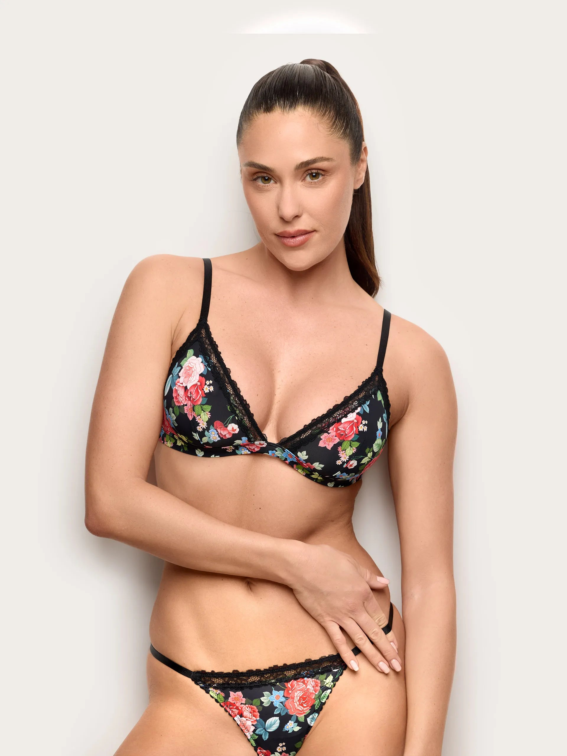 Yamamay_Printed_Triangle Bra - Bouquet_ITRD191005_128_01