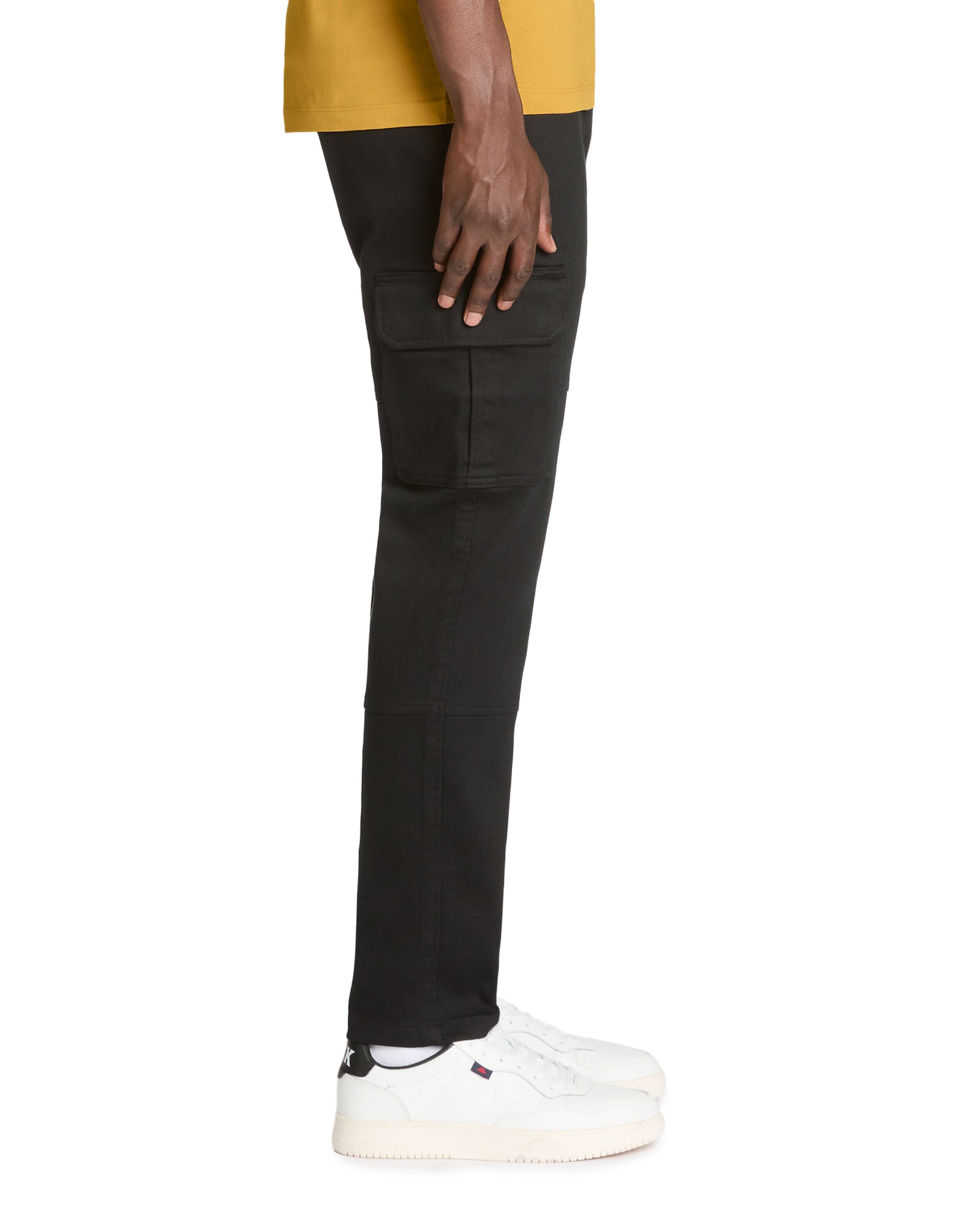 Celio_Black Straight Cargo Pants_JOMAILLE_BLACK_04