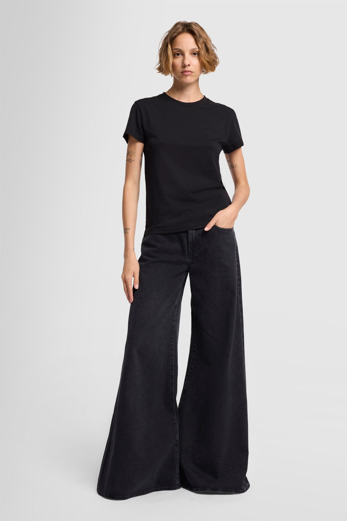 Ss Basic Tee Cotton Blend Black_JSLL7150BK_BK_02